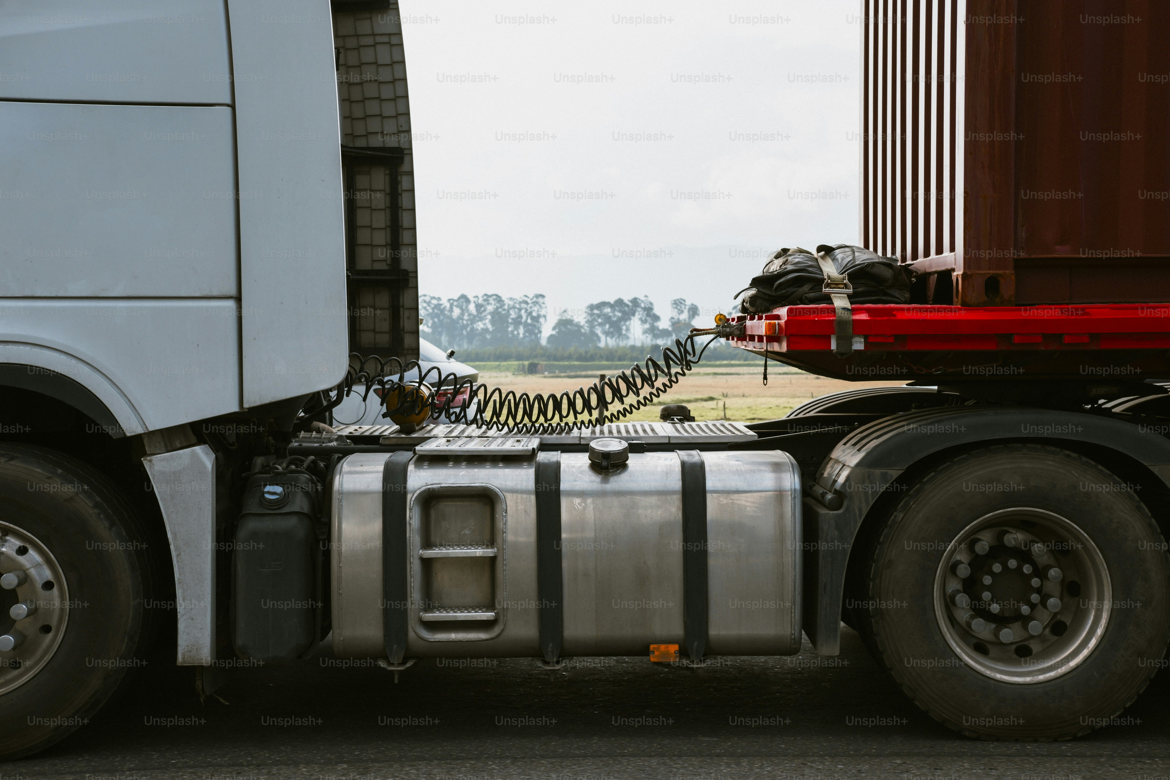 세미 트럭 트레일러 히치 연결 클로즈업