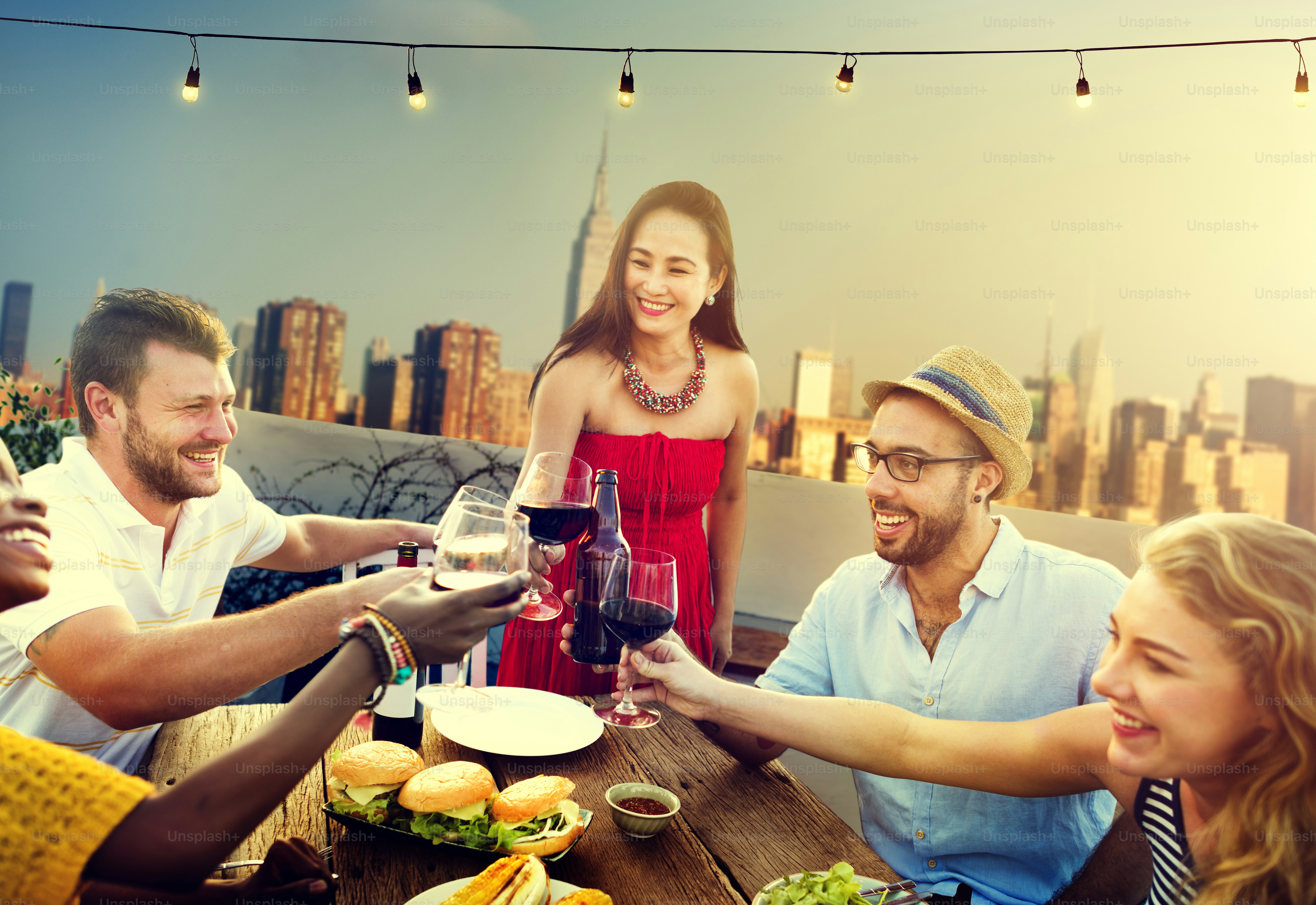 Friends Friendship Rooftop Dining People Konzept Foto – Bild zum Thema ...