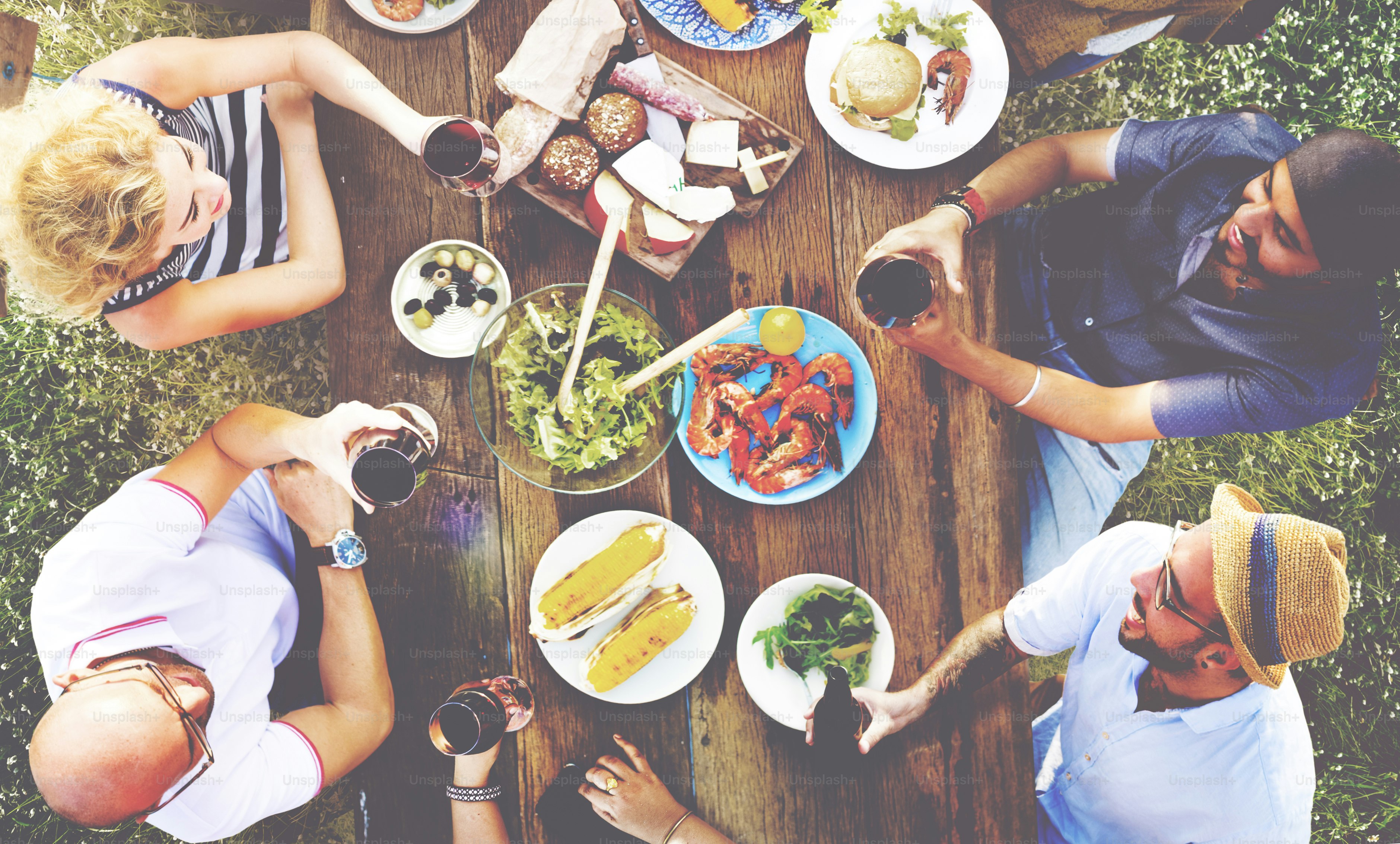 Friends Friendship Outdoor Dining People Concept photo – Summer Image ...