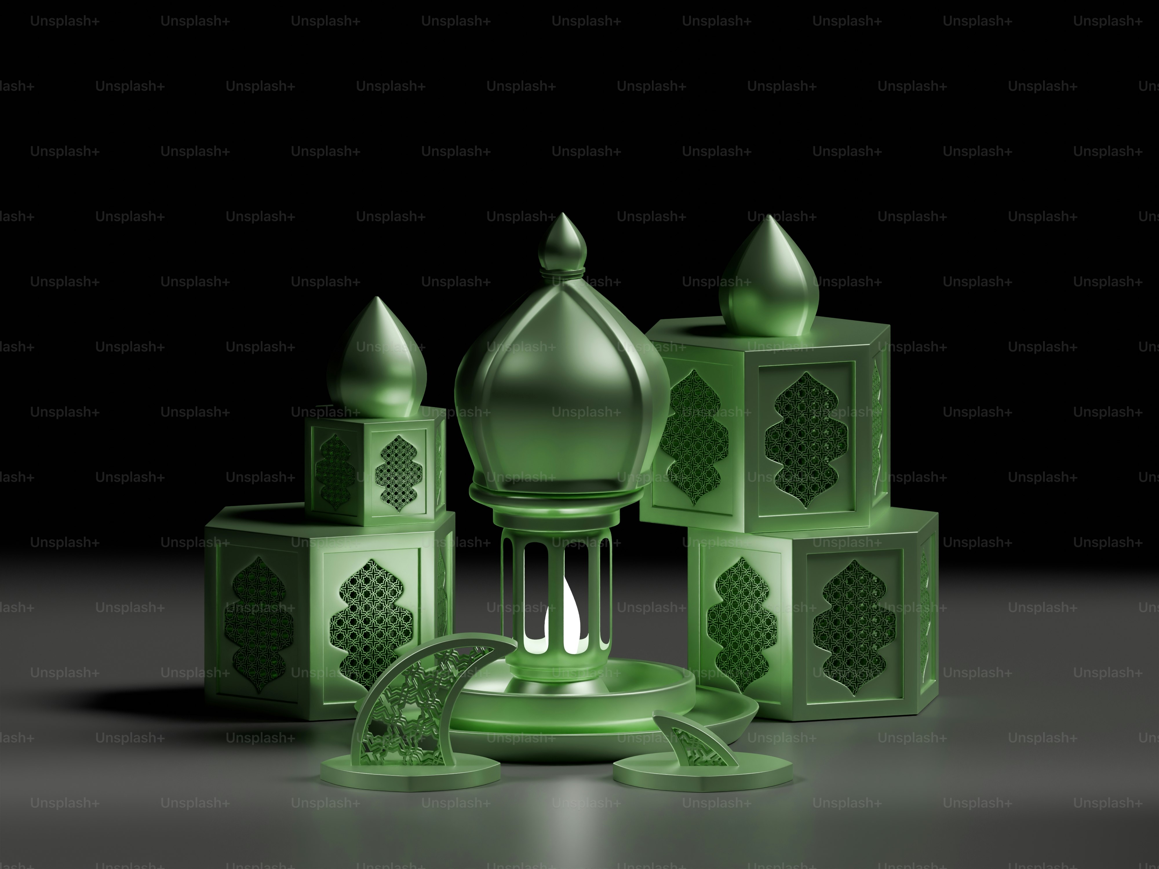 Grüne islamische dekorative Laternen und ein Mondsichel.