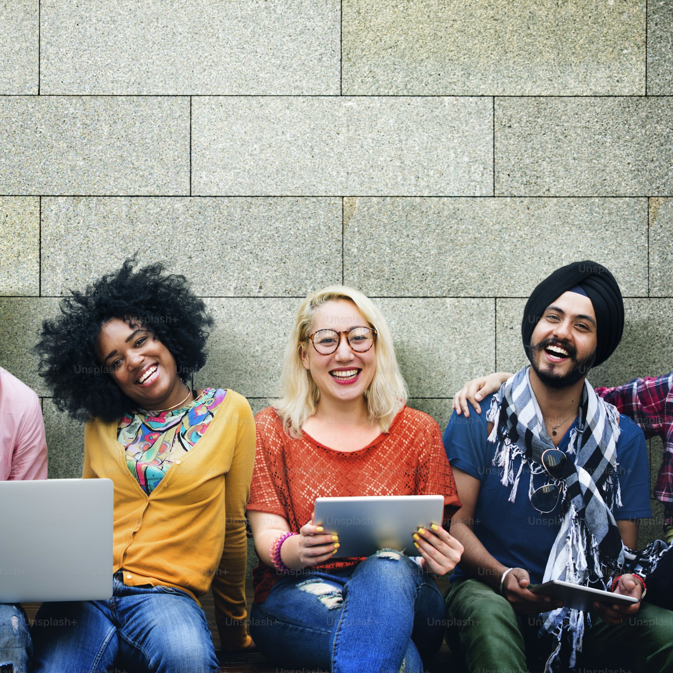 Espacio de Copia Comunitaria Concepto de Equipo Diverso de Adolescentes Étnicos