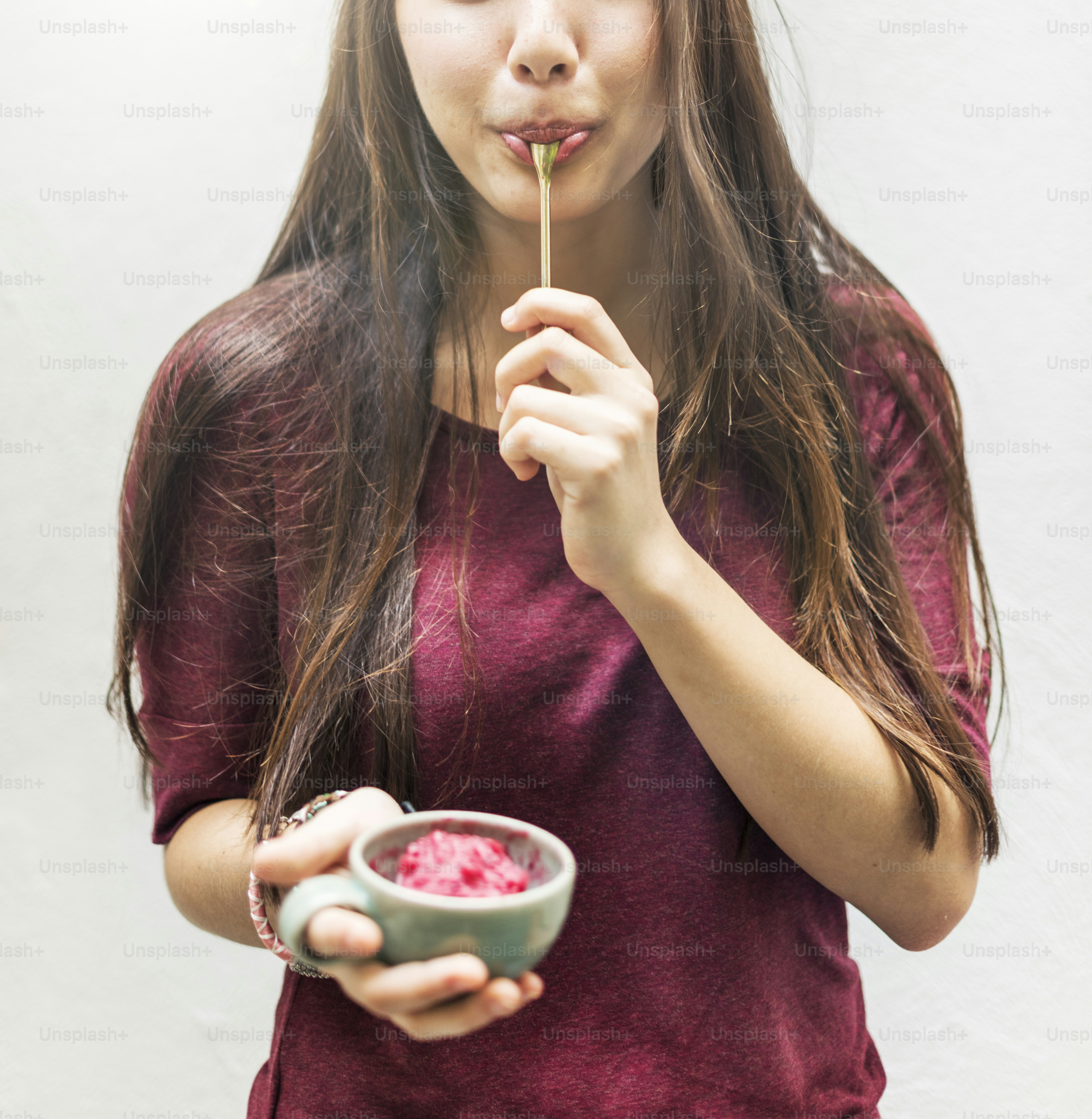 냉동 디저트 볼 셔벗 딸기 달콤한 컨셉