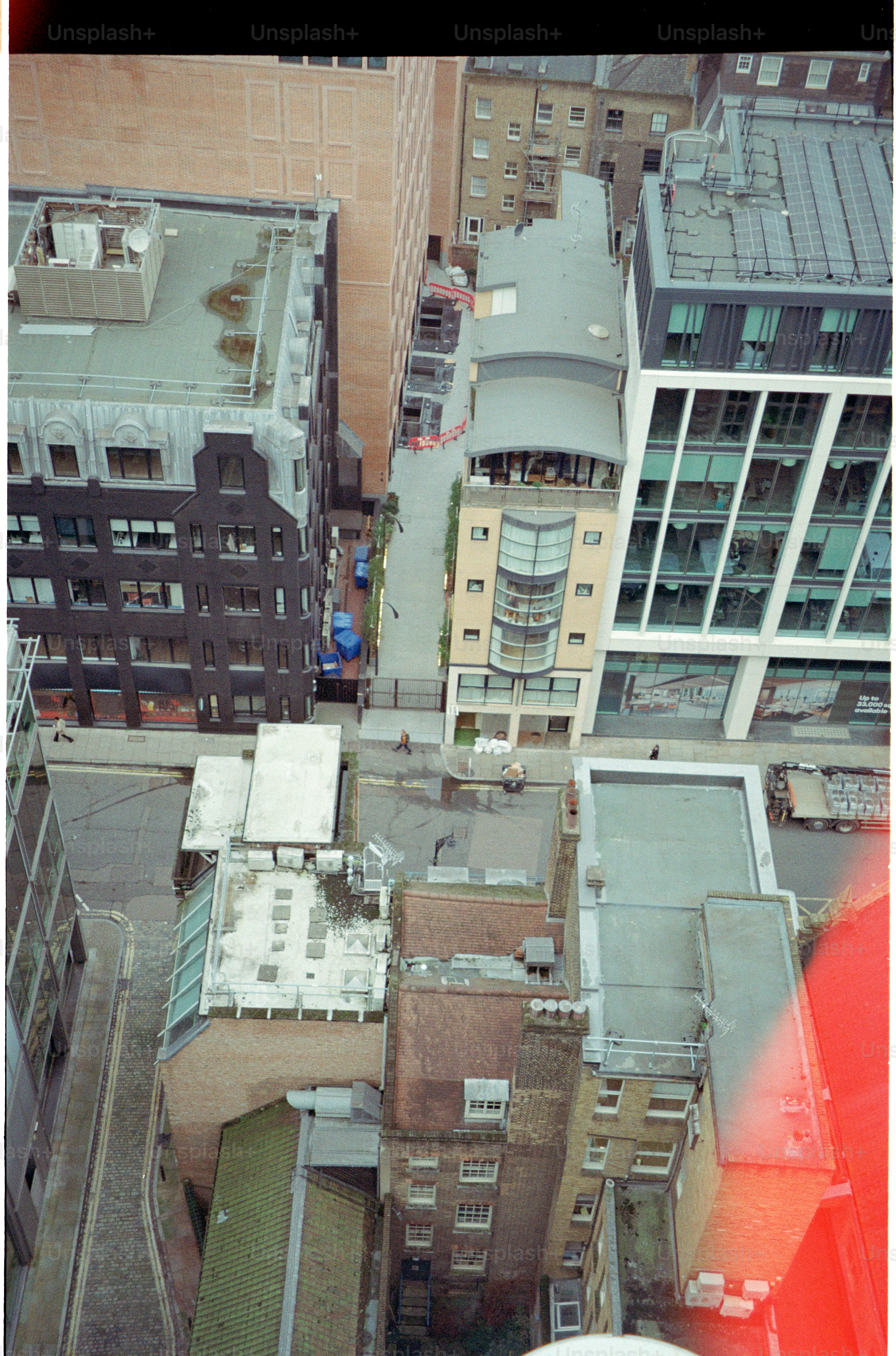 Luftaufnahme von Stadtgebäuden und Straßen