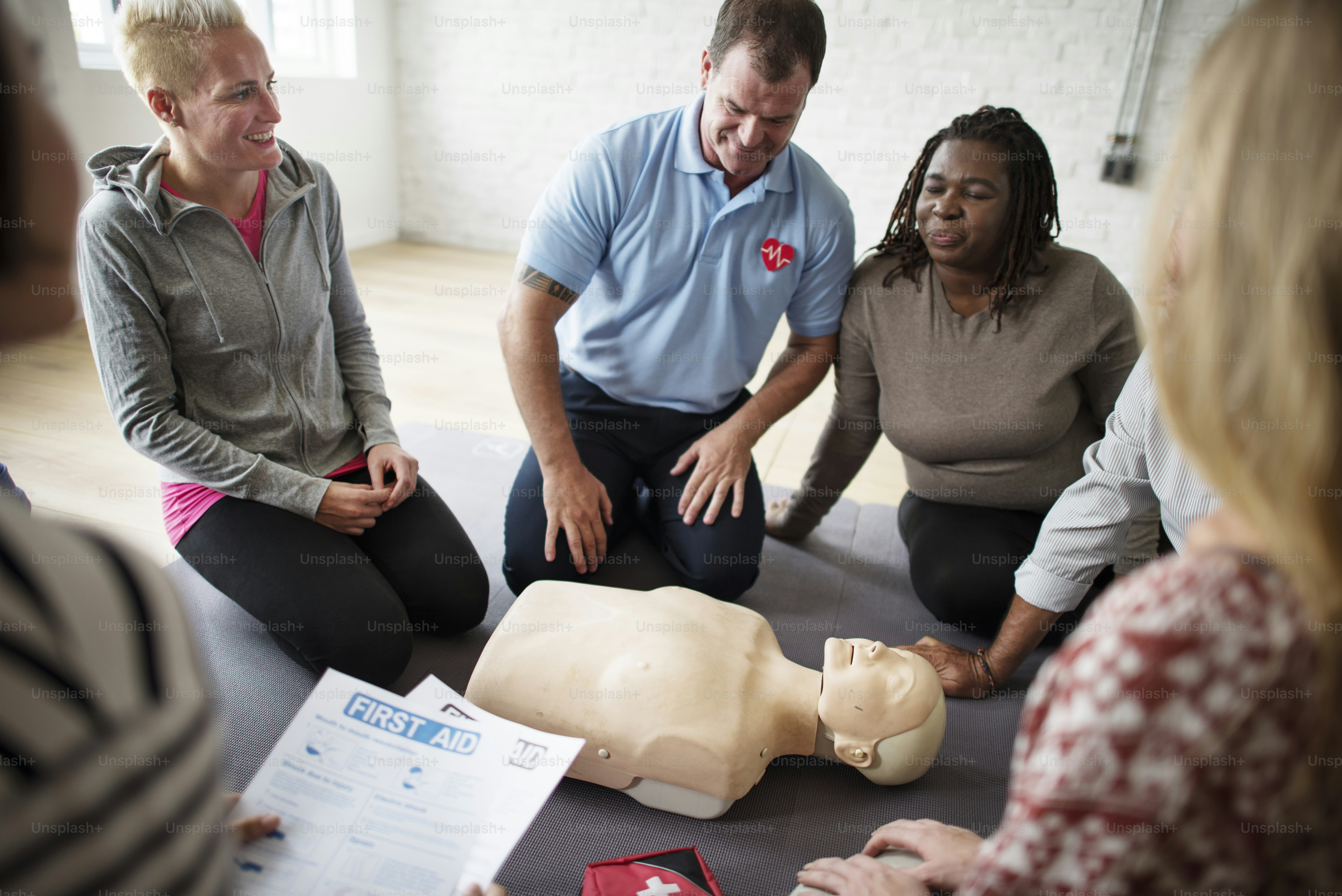 CPR First Aid Training Concept photo – Learning Image on Unsplash