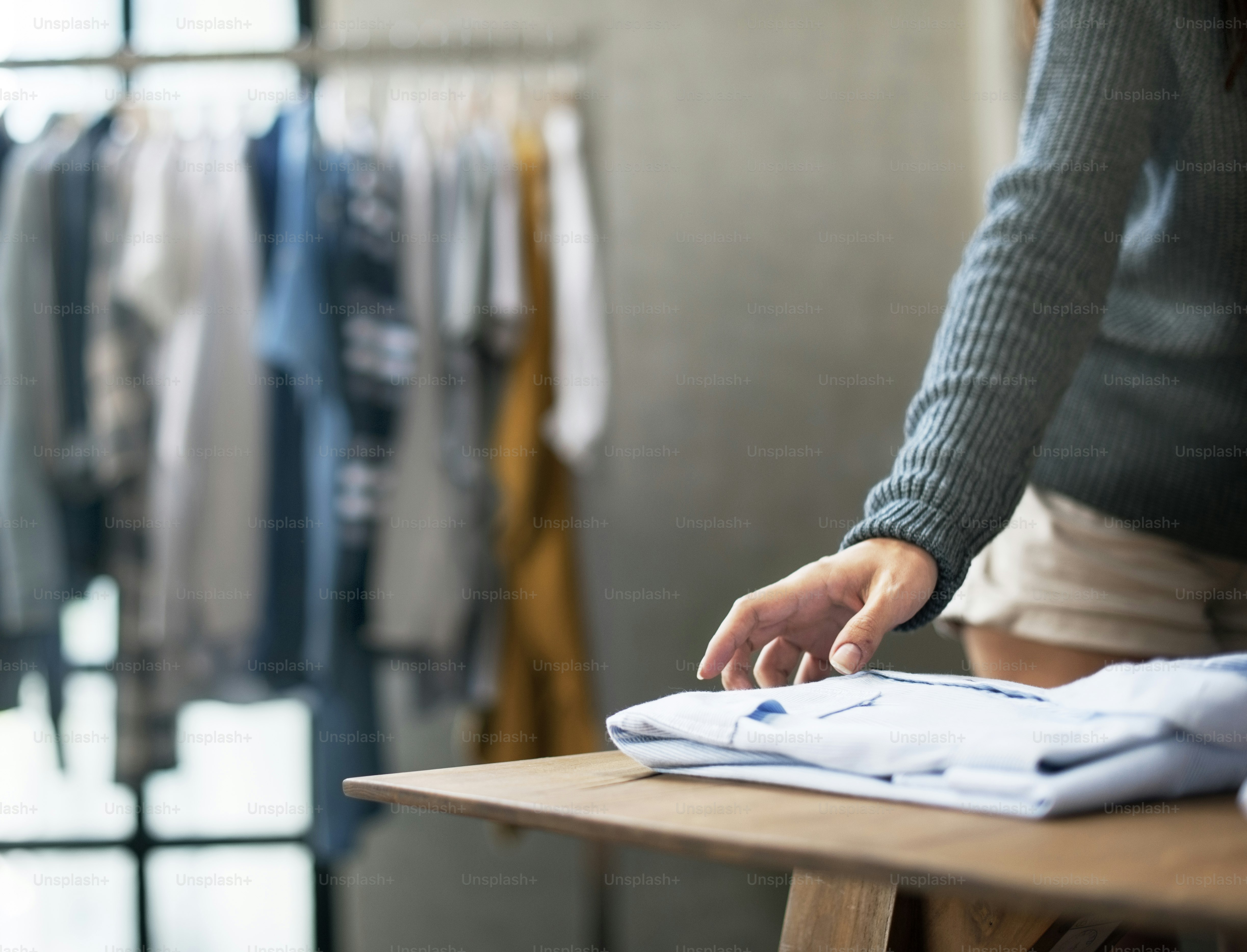 Tienda de ropa Vestuario Diseño de estilo en la tienda de moda foto ...