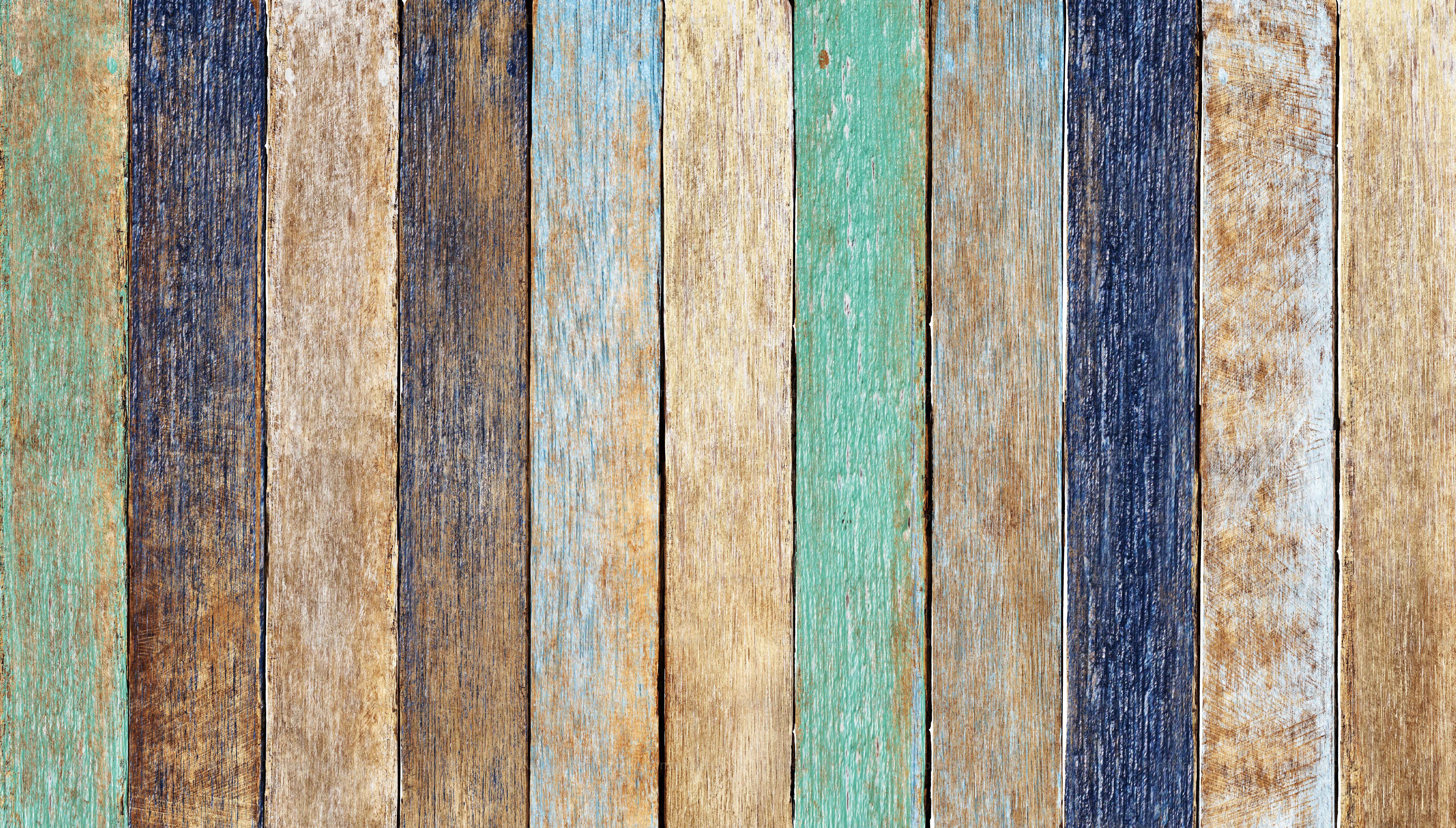 Papan Kayu Berwarna-warni