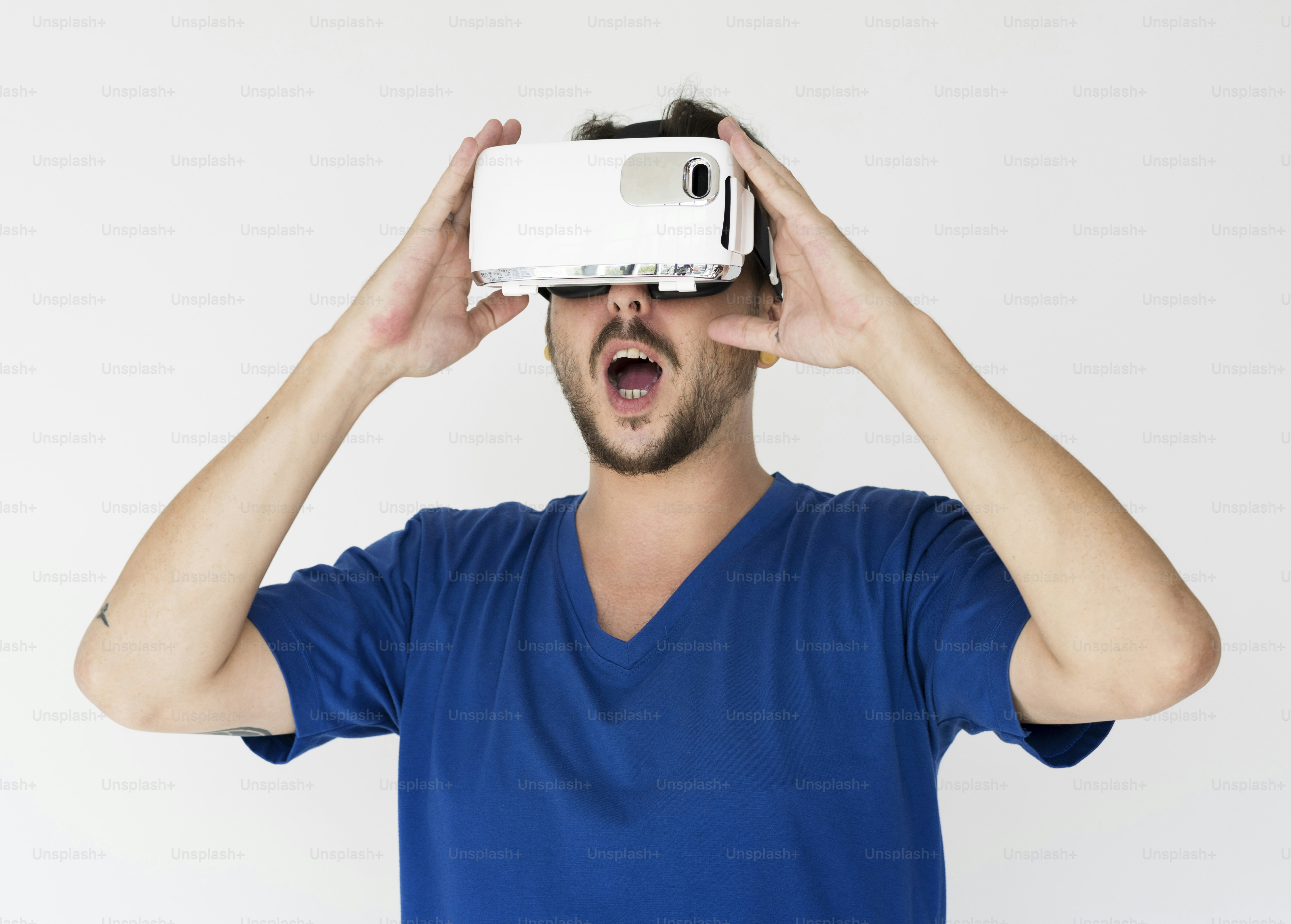 VRバーチャルリアリティシミュレーター機器 エクスペリエンススタジオポートレート
