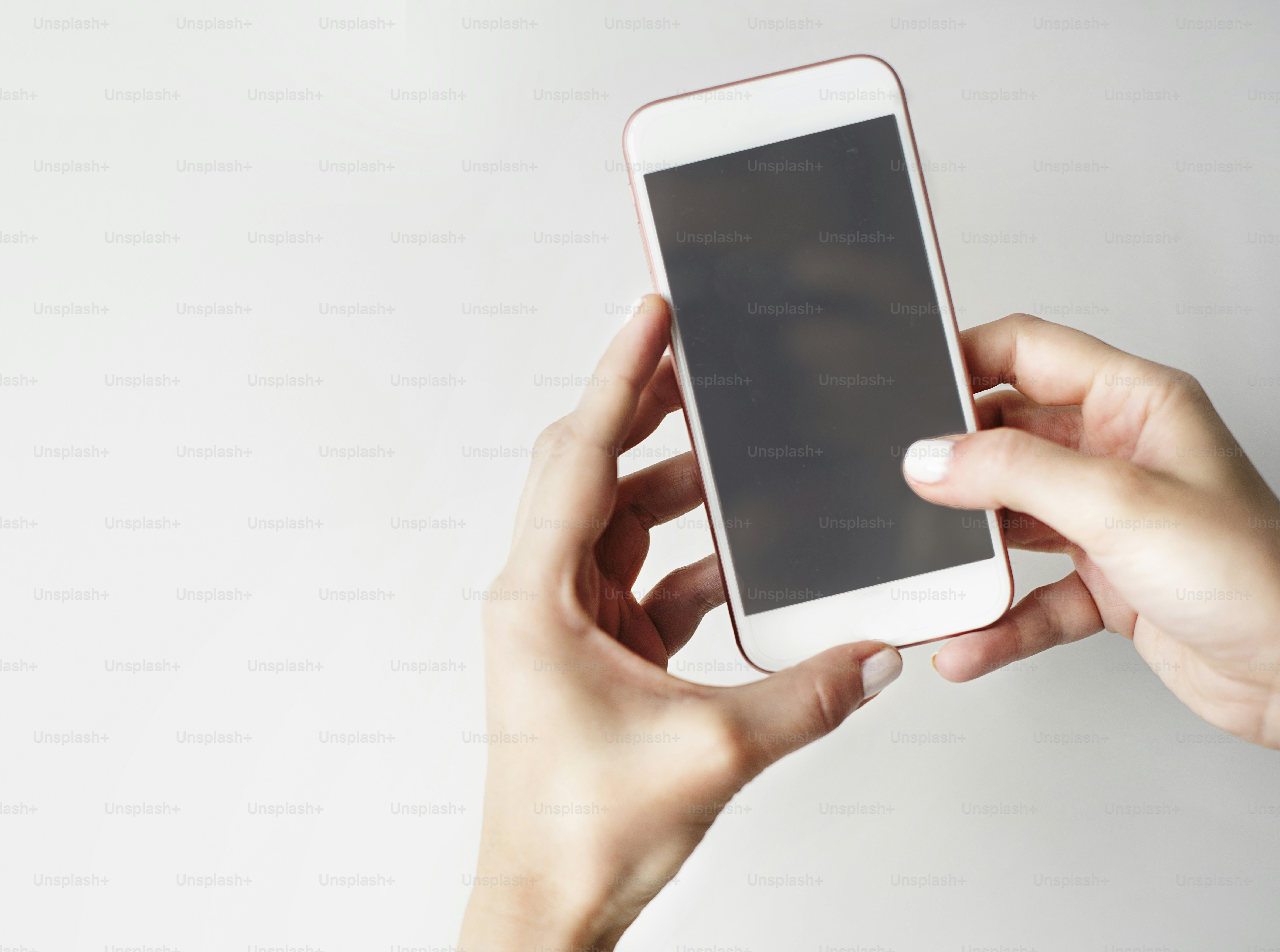 Mockup Copyspace Hands Concetto di Telefono Cellulare