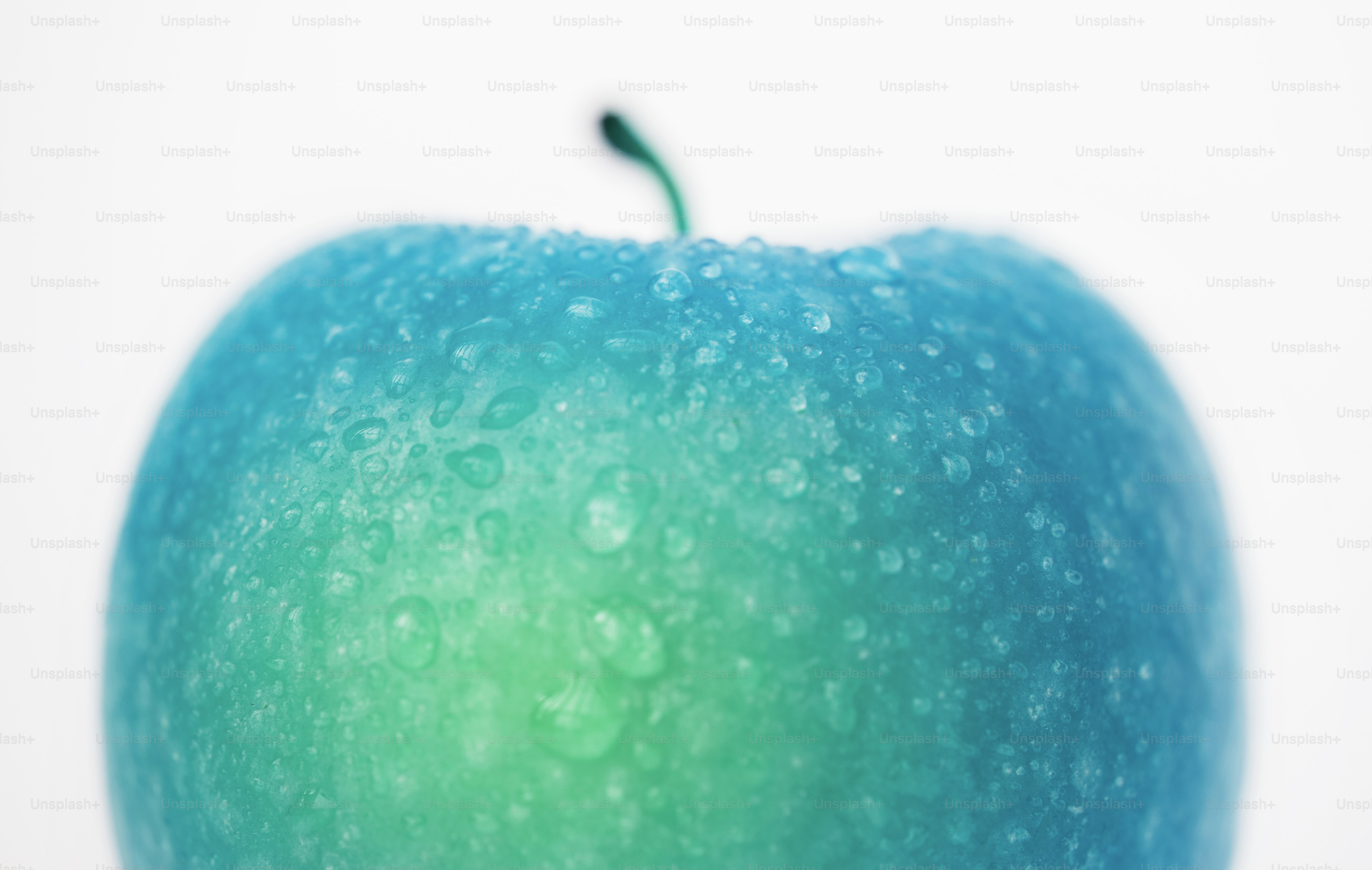 Foto macro de manzana aislada sobre fondo blanco