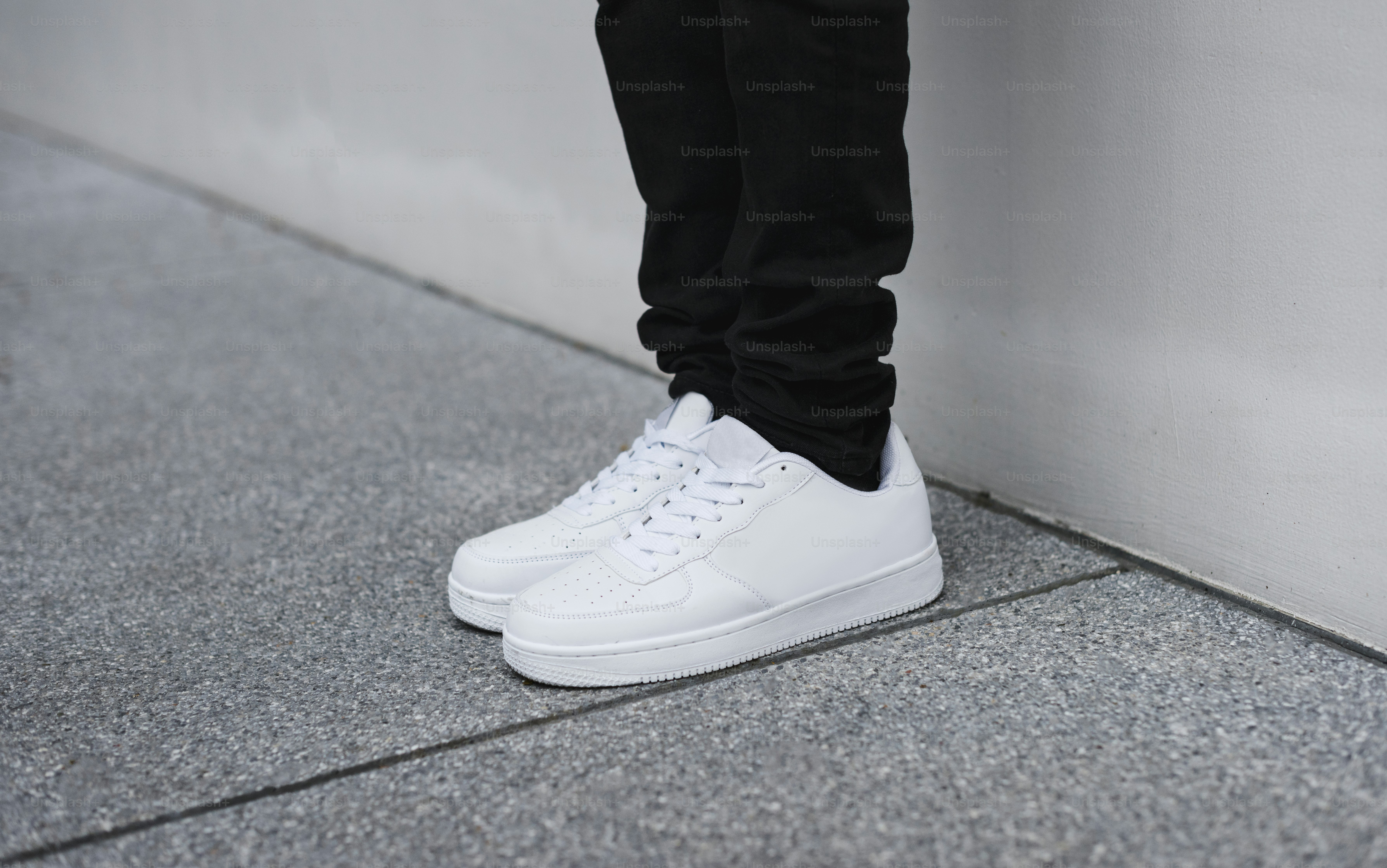 Gambar Sepatu Kets Hitam | Unduh Gambar Gratis di Unsplash