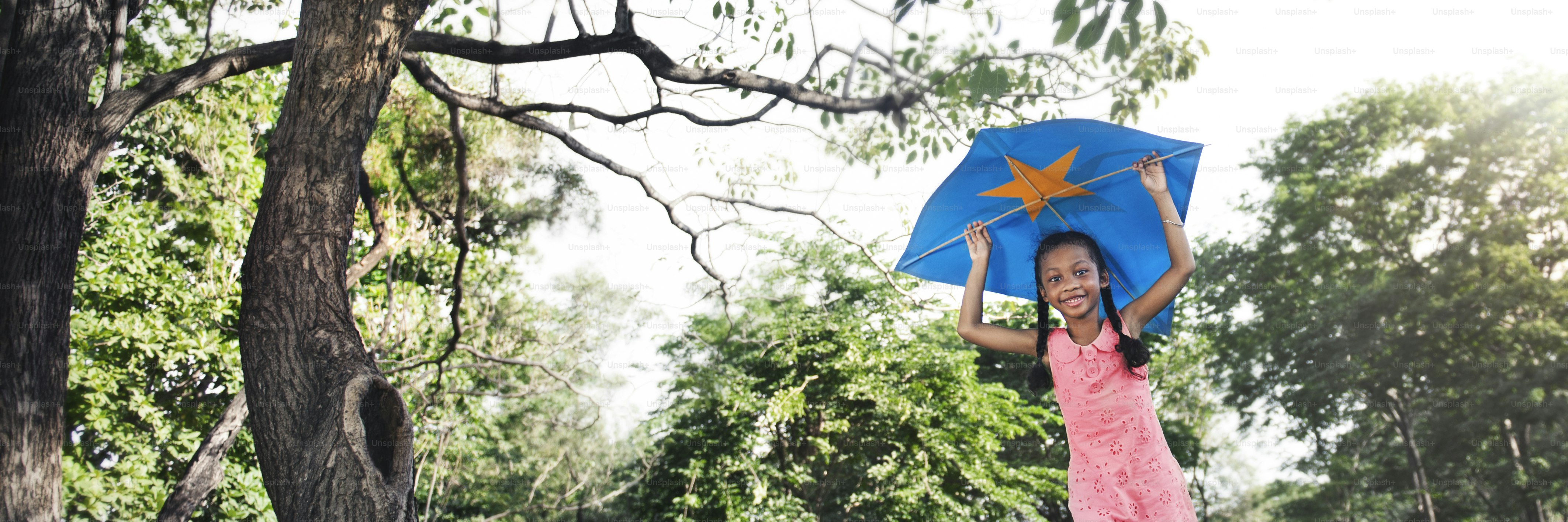 Gadis Afrika Bermain Layang-layang Aktivitas Cocnept