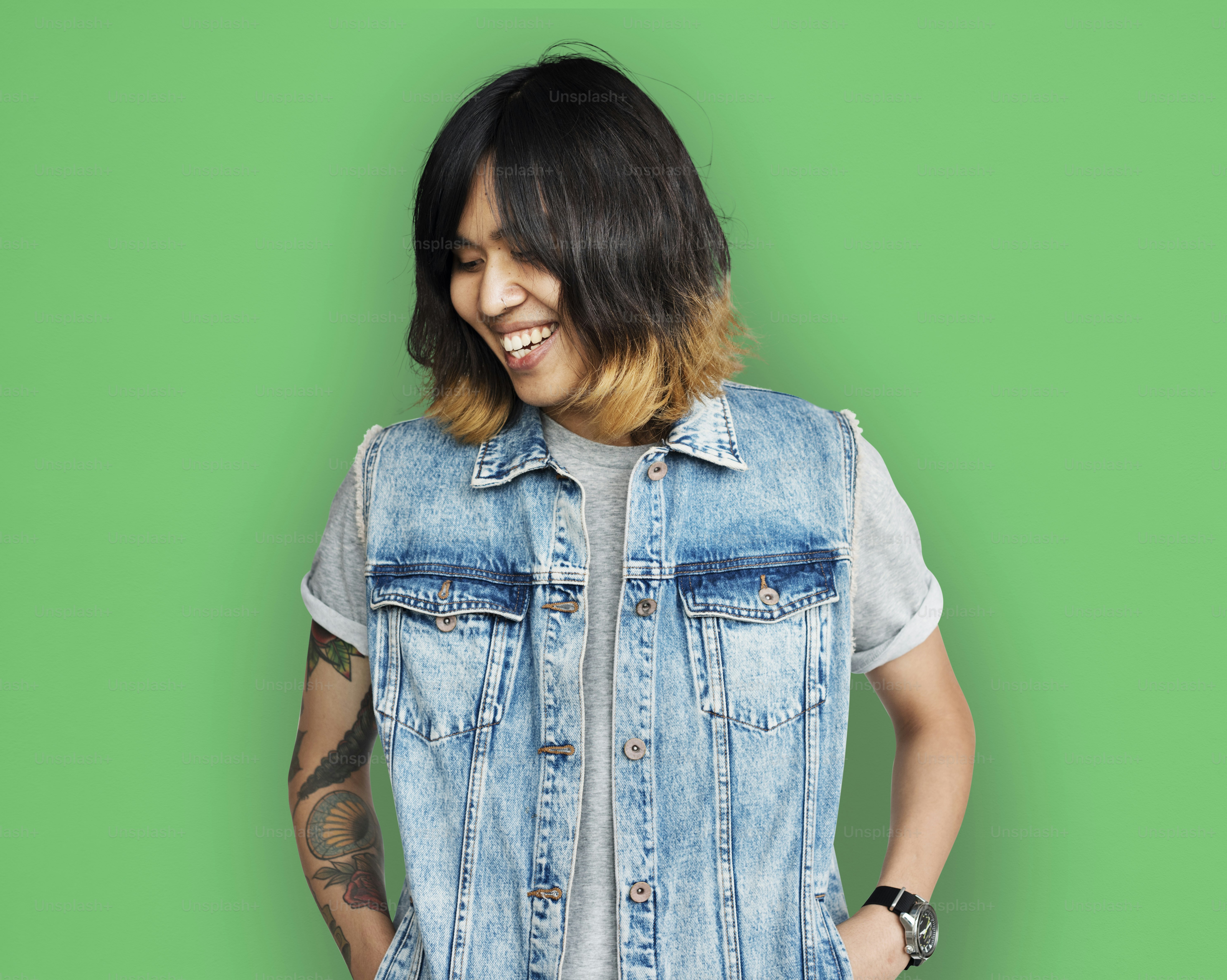 Pria Muda Tersenyum Konsep Bahagia