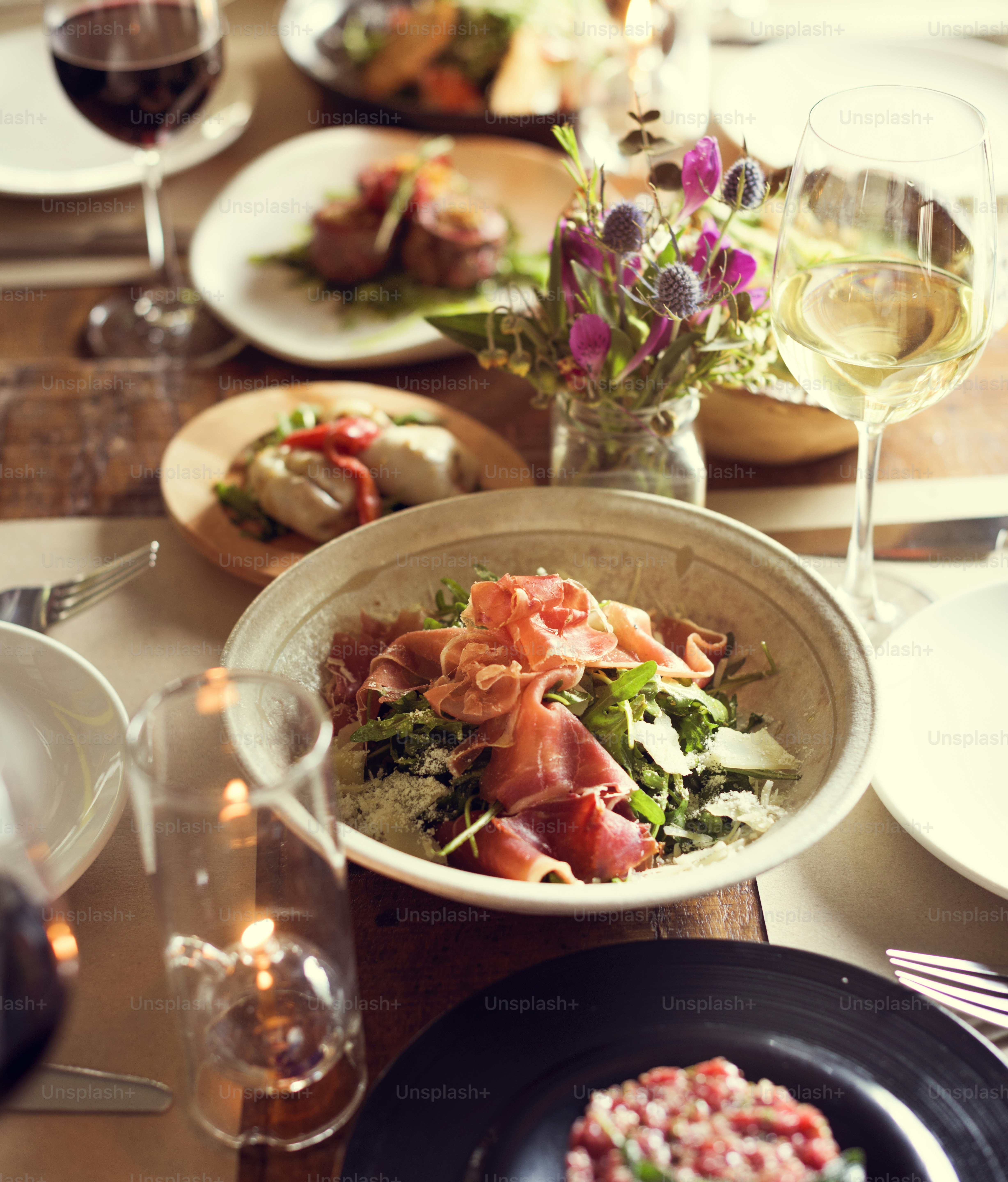 Concept réservé de style de vie chic au restaurant photo – Image de ...