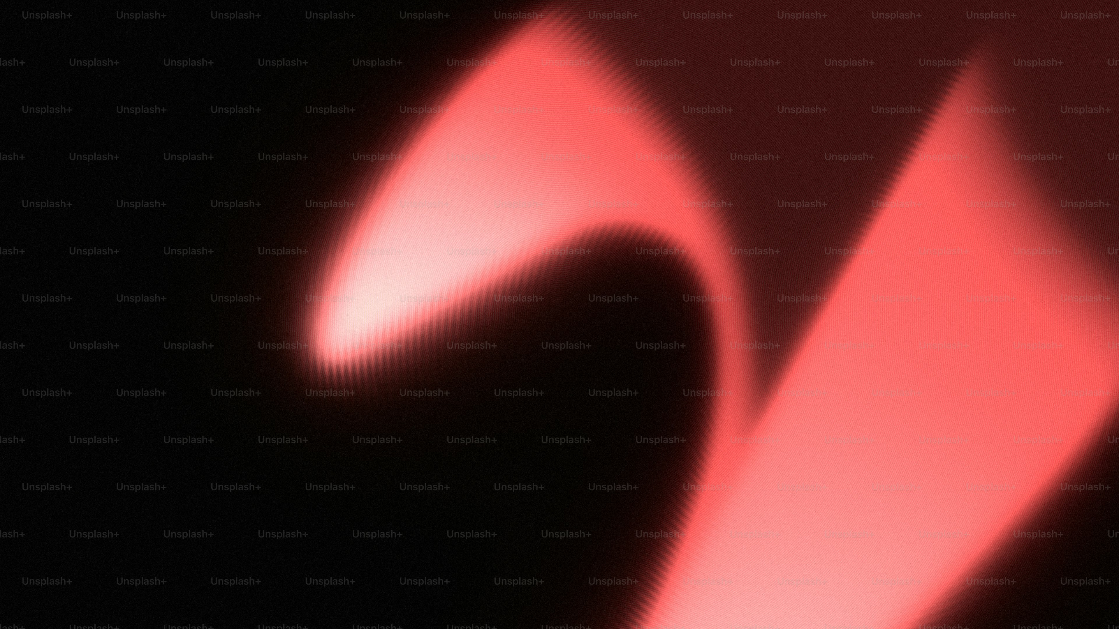 Rayas de luz abstractas rojas sobre fondo negro