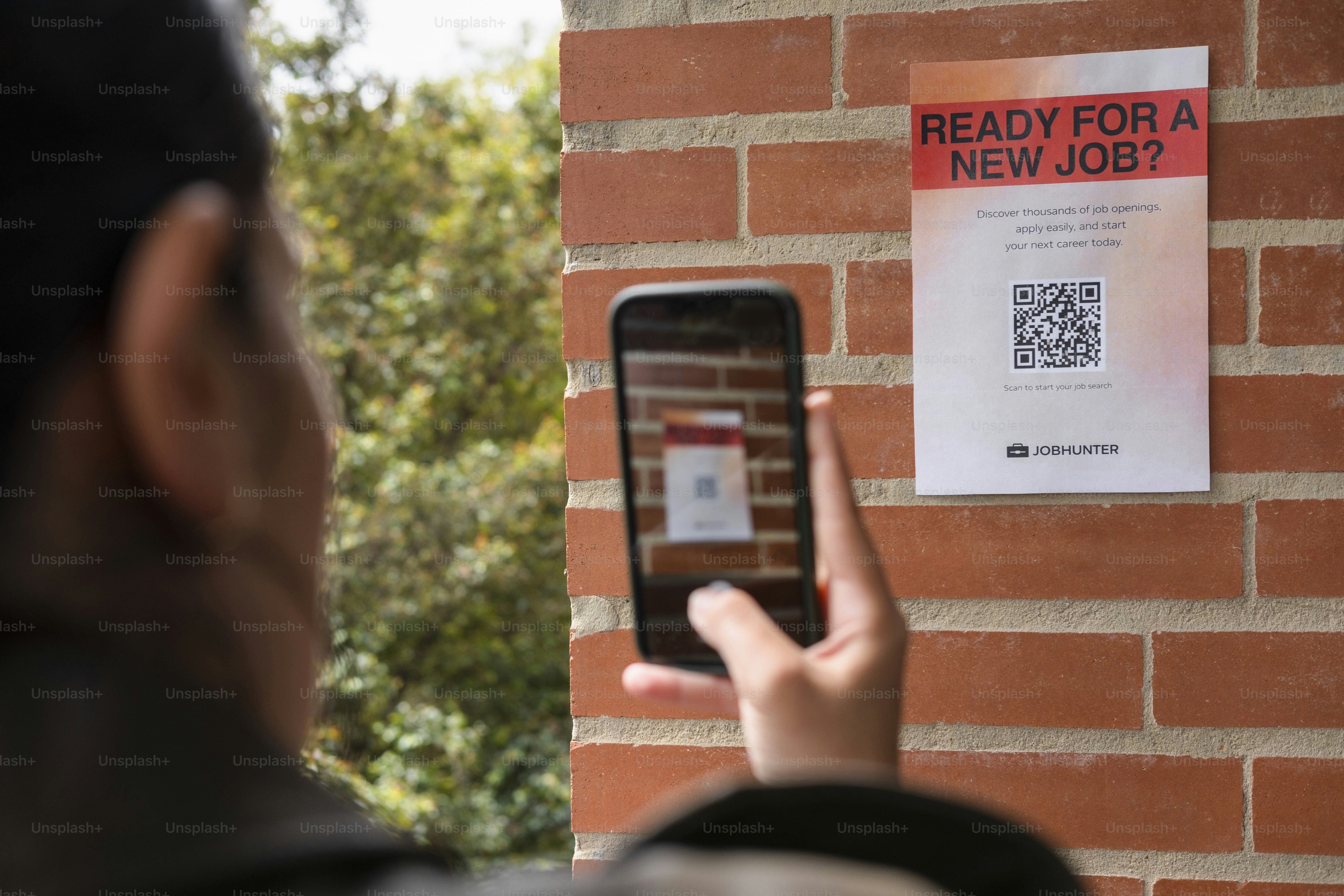 Person scans qr code on job advertisement photo – Phone Image on Unsplash
