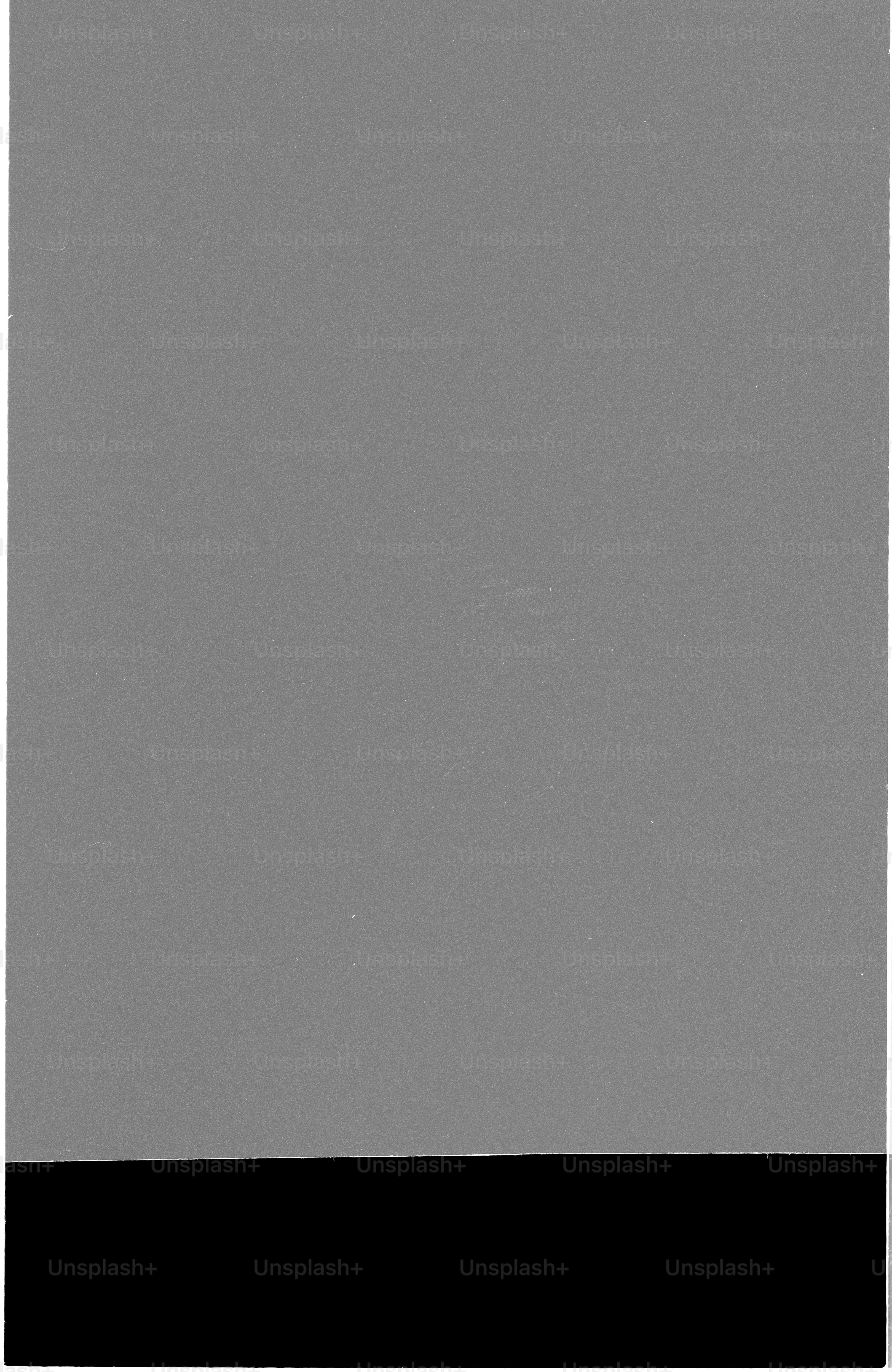Solid gray background with a black base photo – Beach Image on Unsplash
