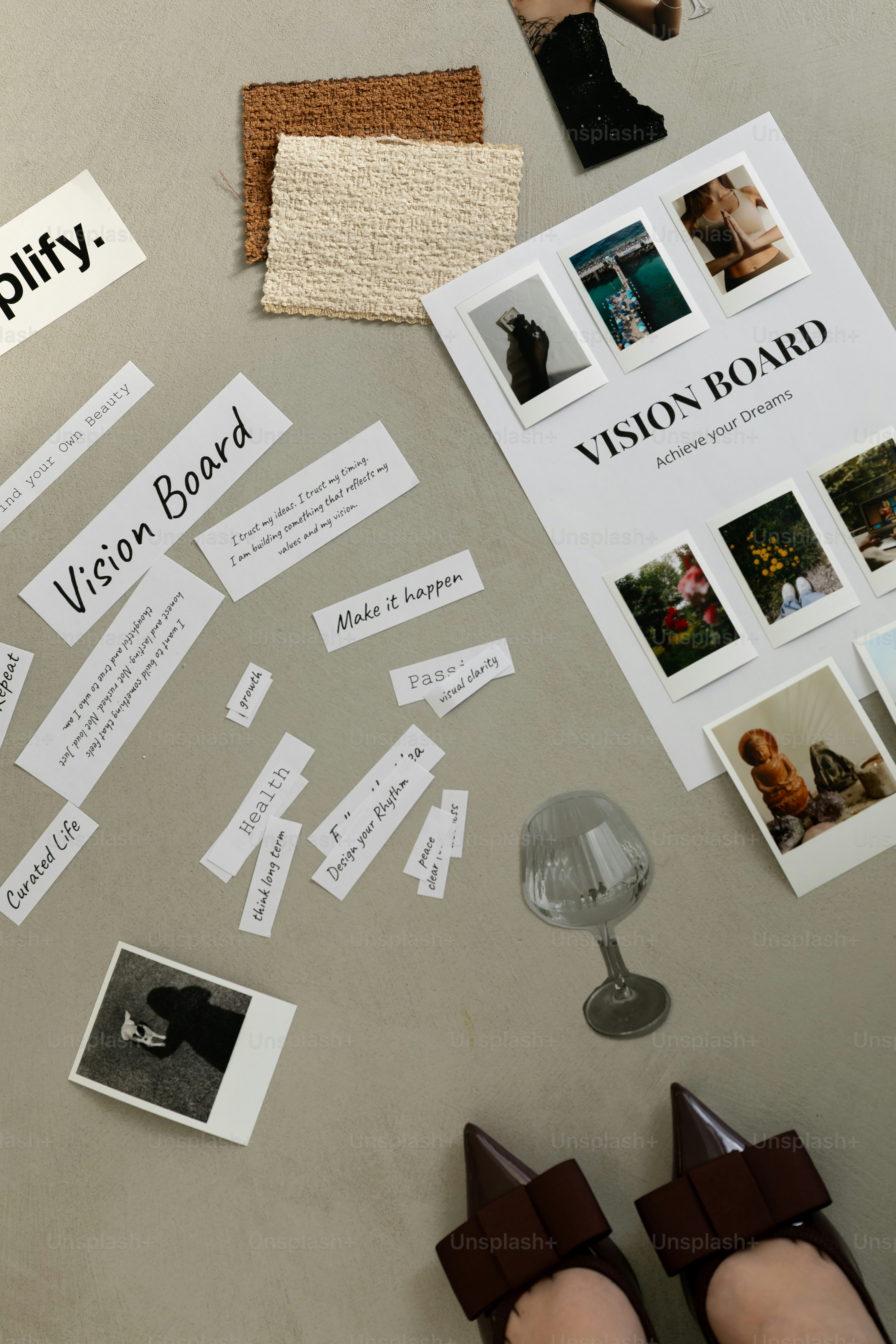 Woman arranging samples on a vision board photo – Interior design Image ...