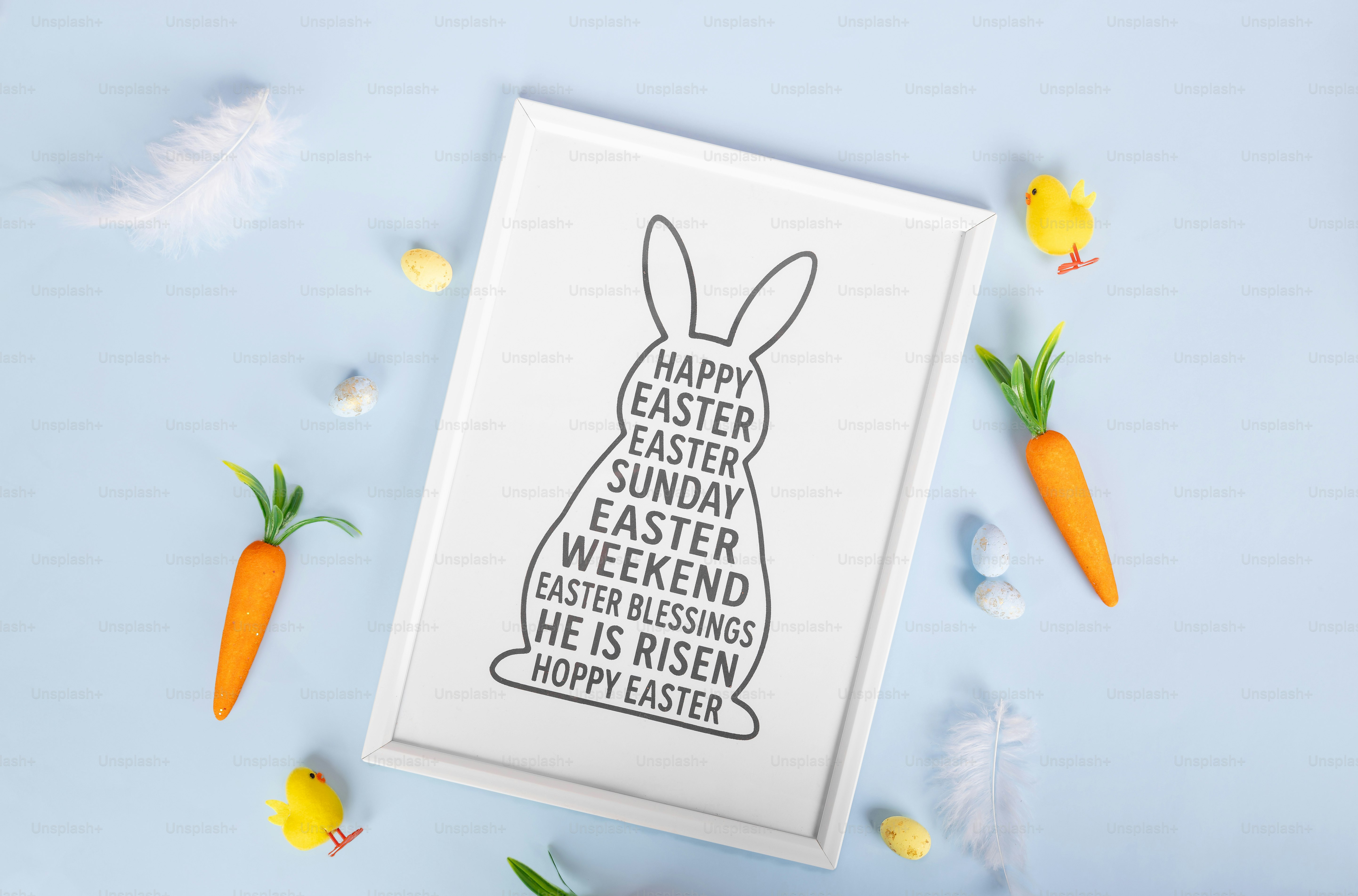 Arte de conejito de Pascua con zanahorias y pollitos