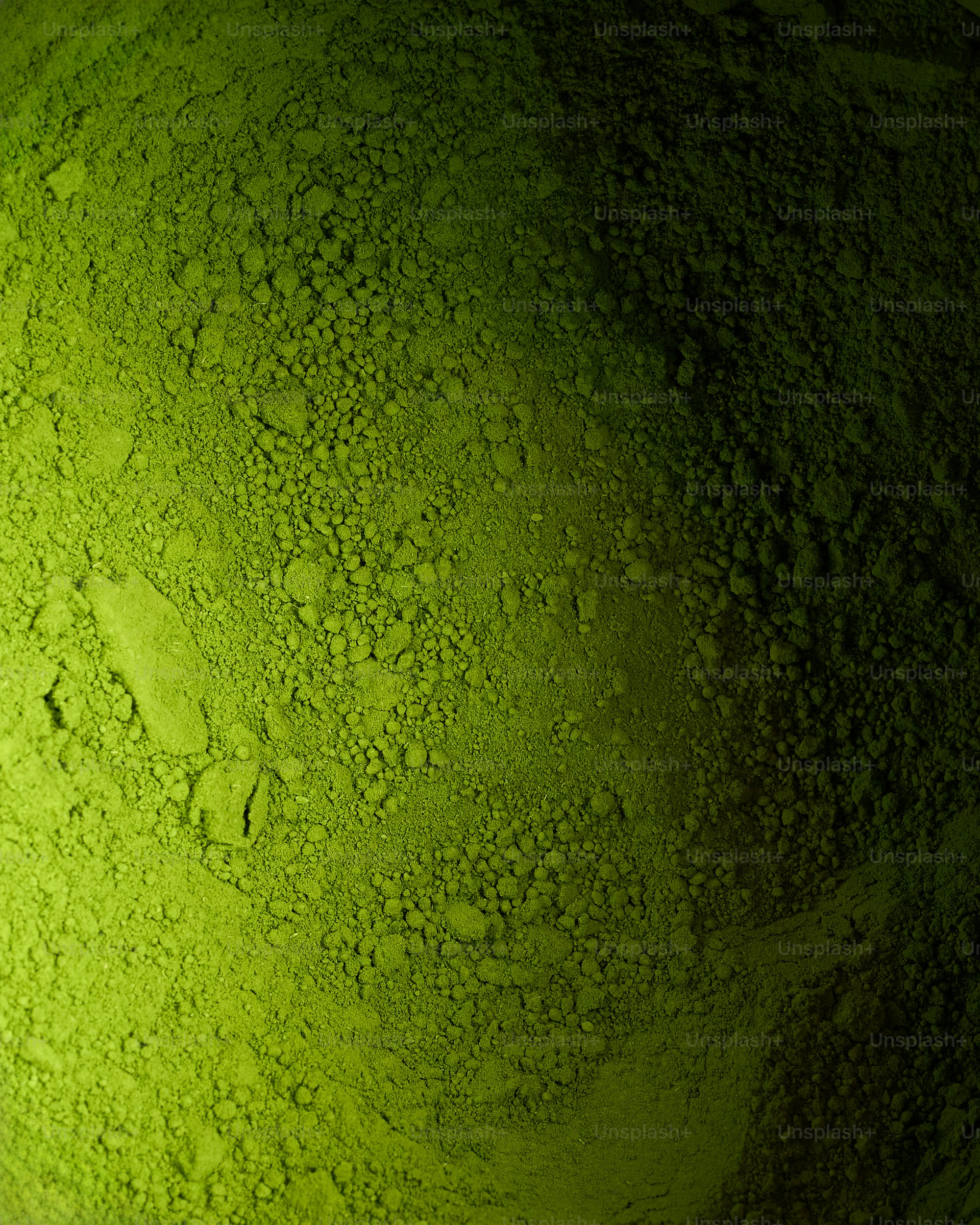 Um monte de pó verde vibrante