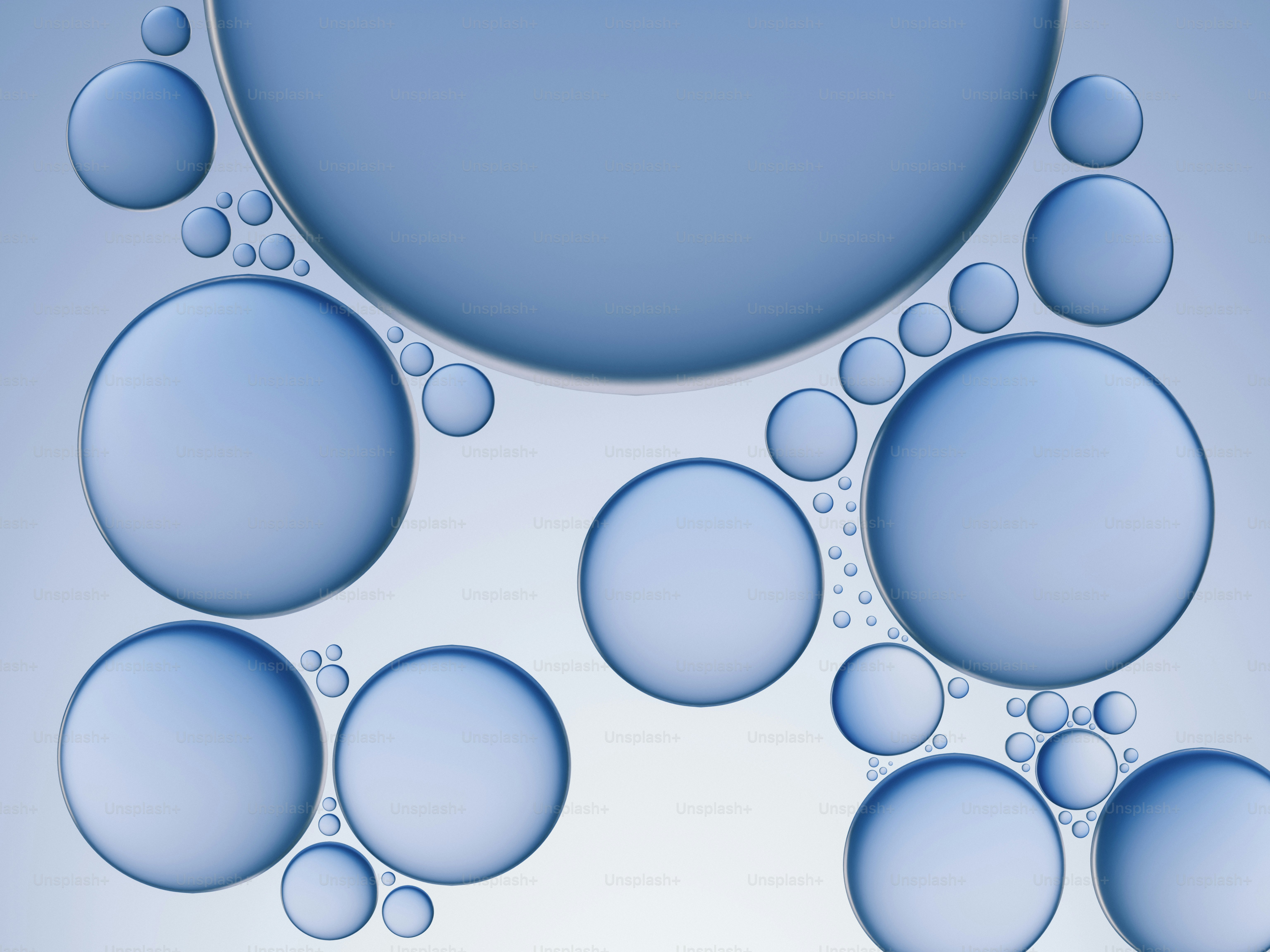 Nahaufnahme blauer Blasen mit Farbverlauf