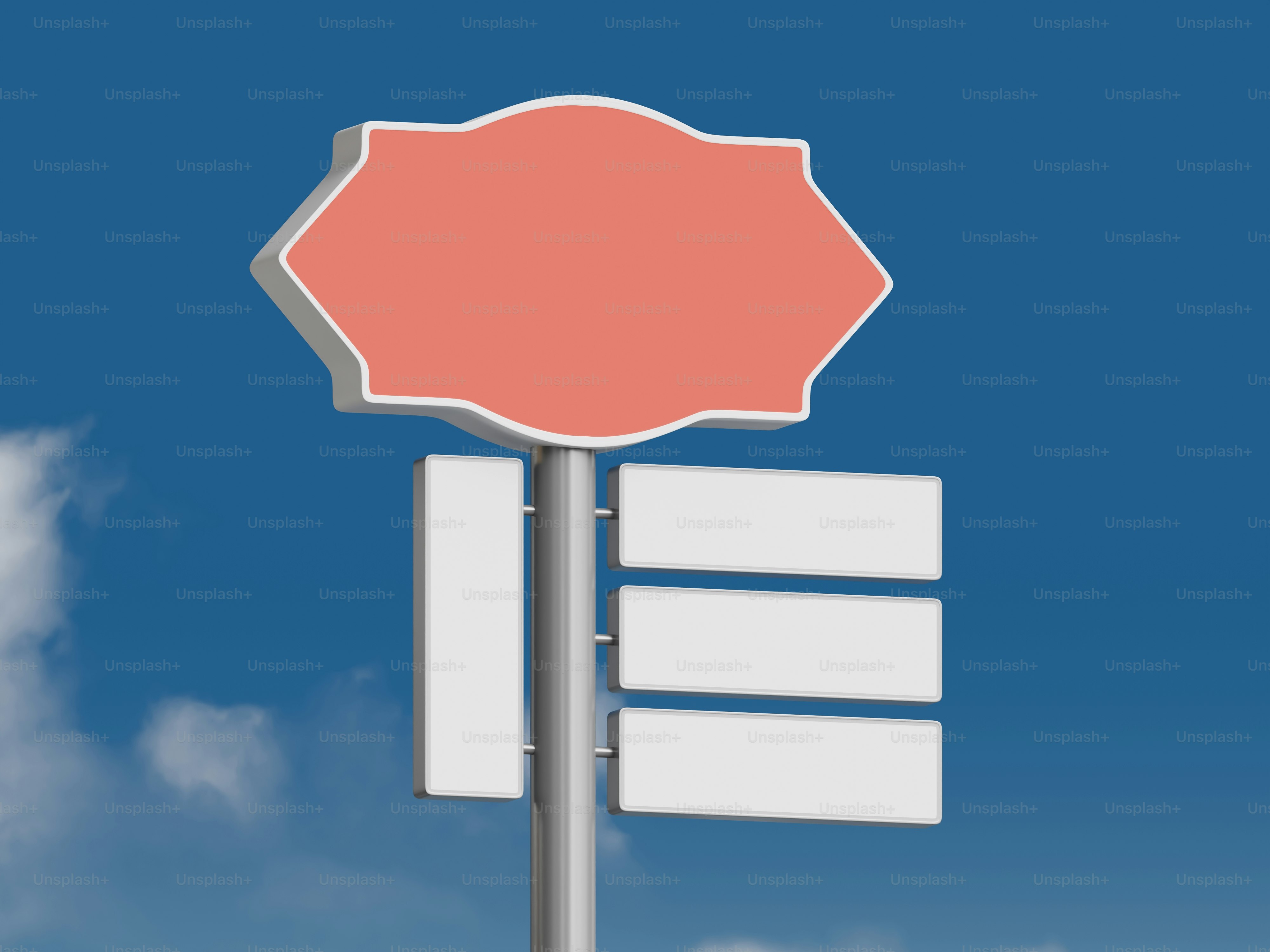 Panneau vierge contre un ciel bleu