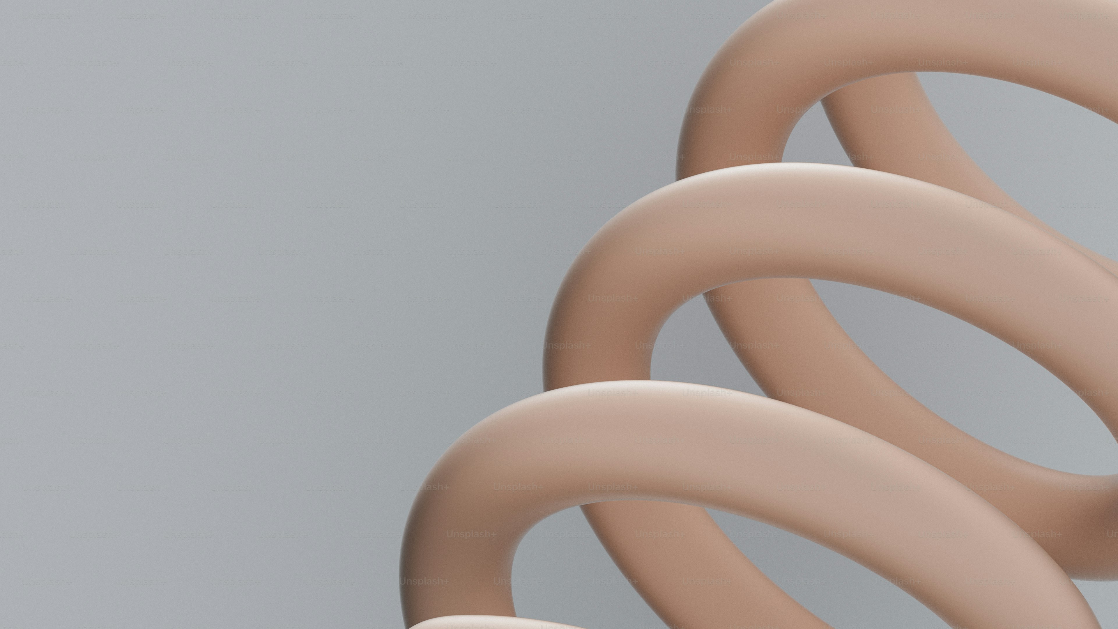 Trois anneaux abstraits beiges sur fond gris