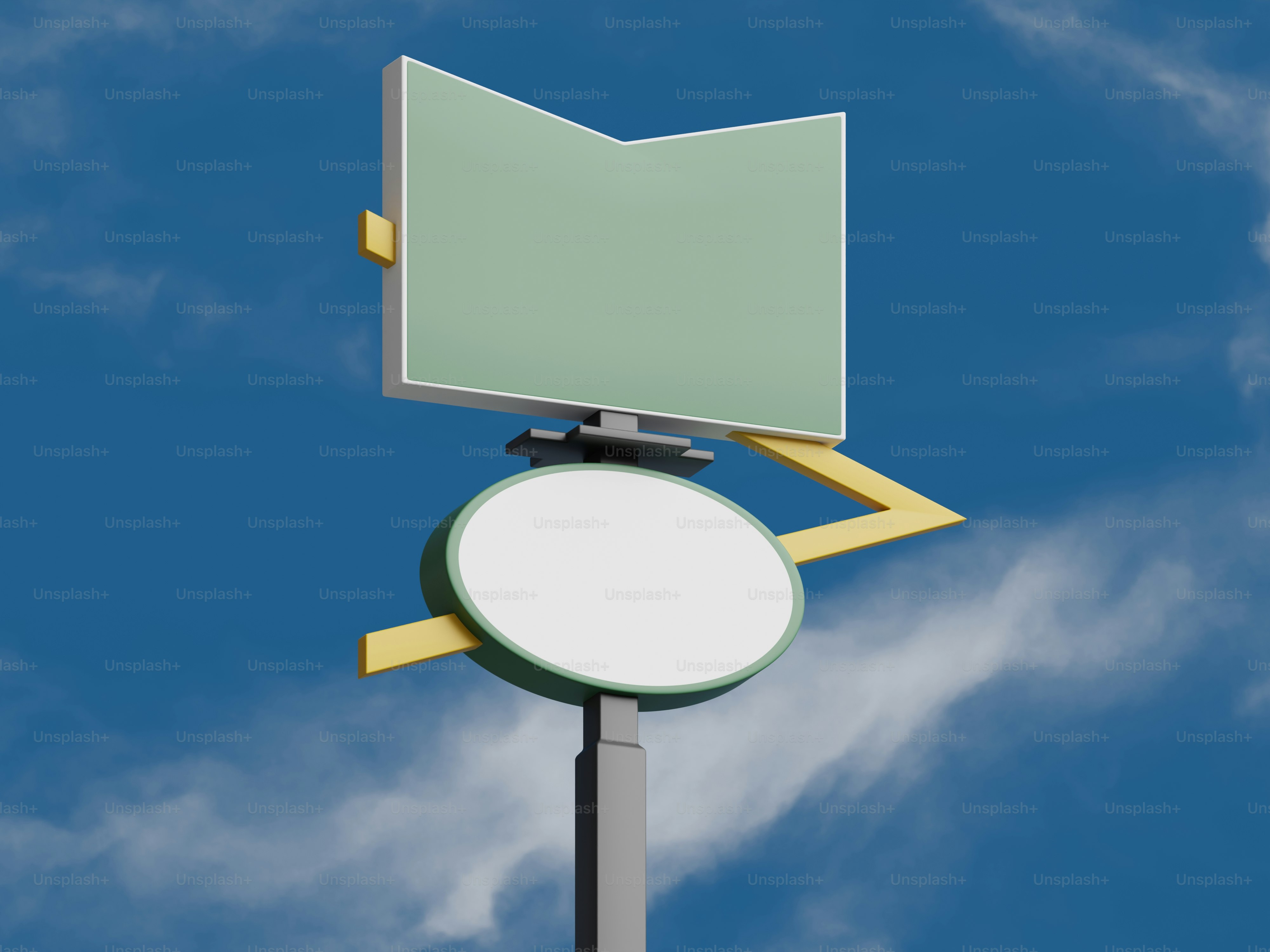 Placas em branco contra um céu azul