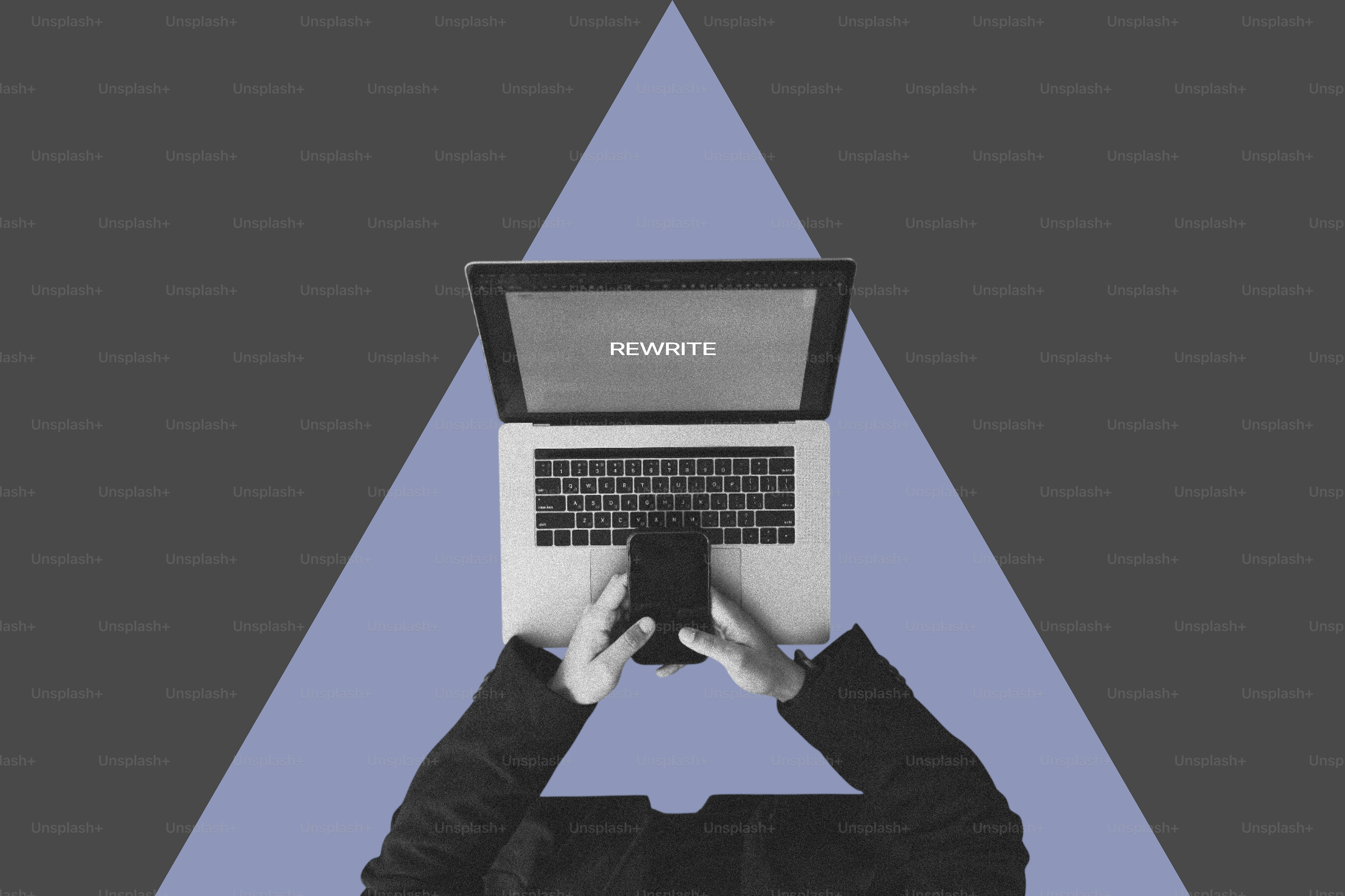 Orang yang menggunakan laptop dan smartphone dengan smartphone