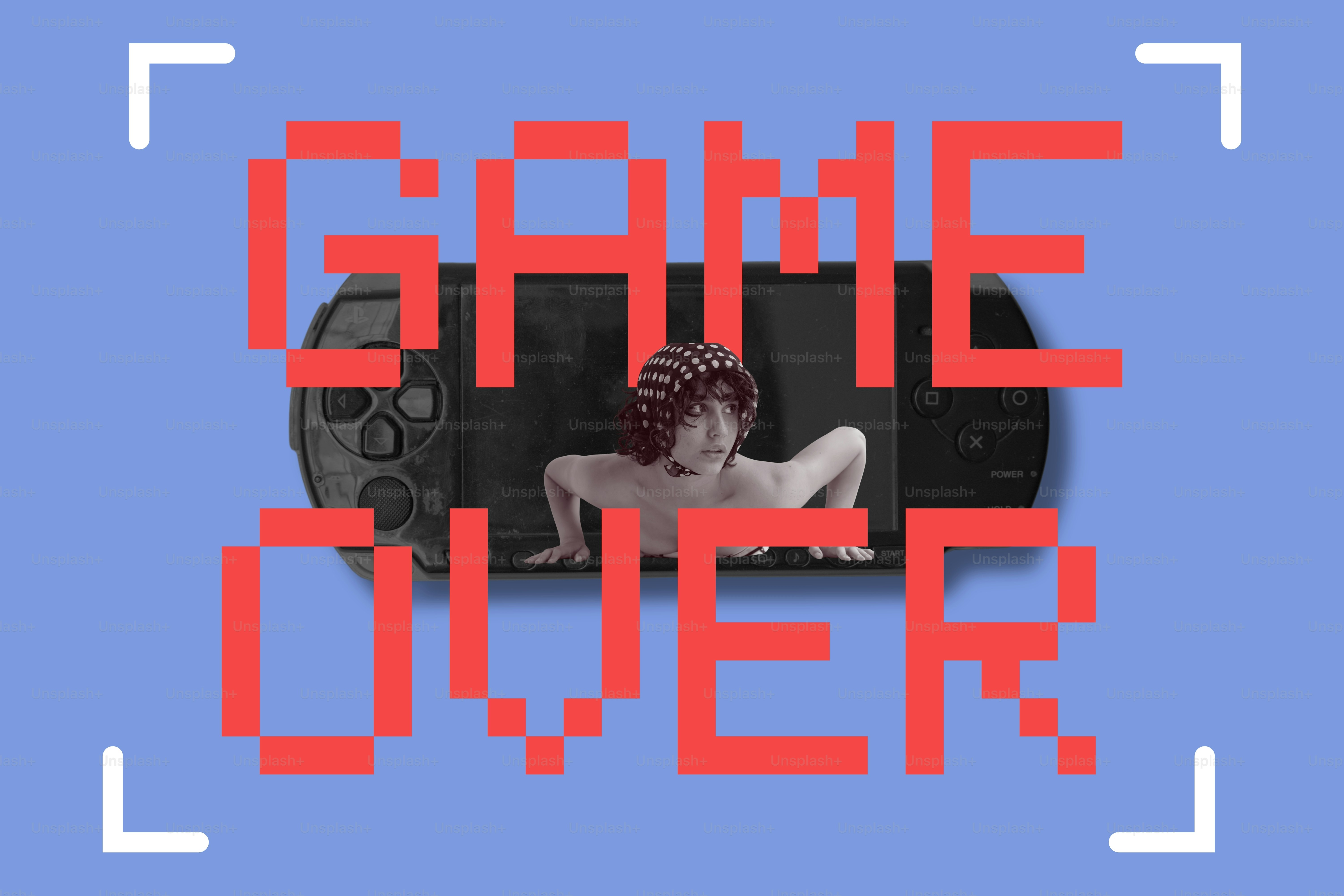 Anak dalam video game dengan teks "game over".