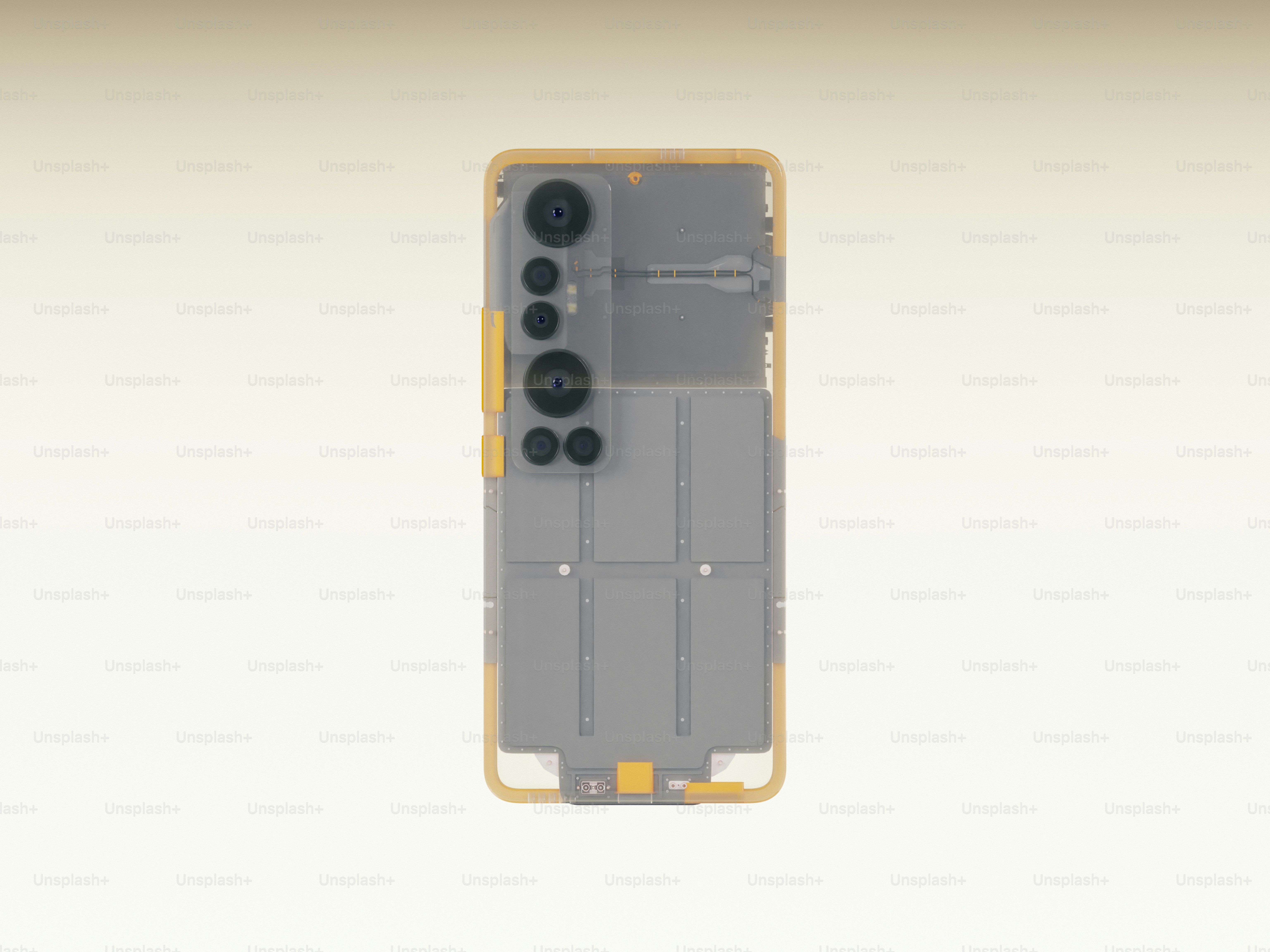 Vista posteriore di uno smartphone con più fotocamere