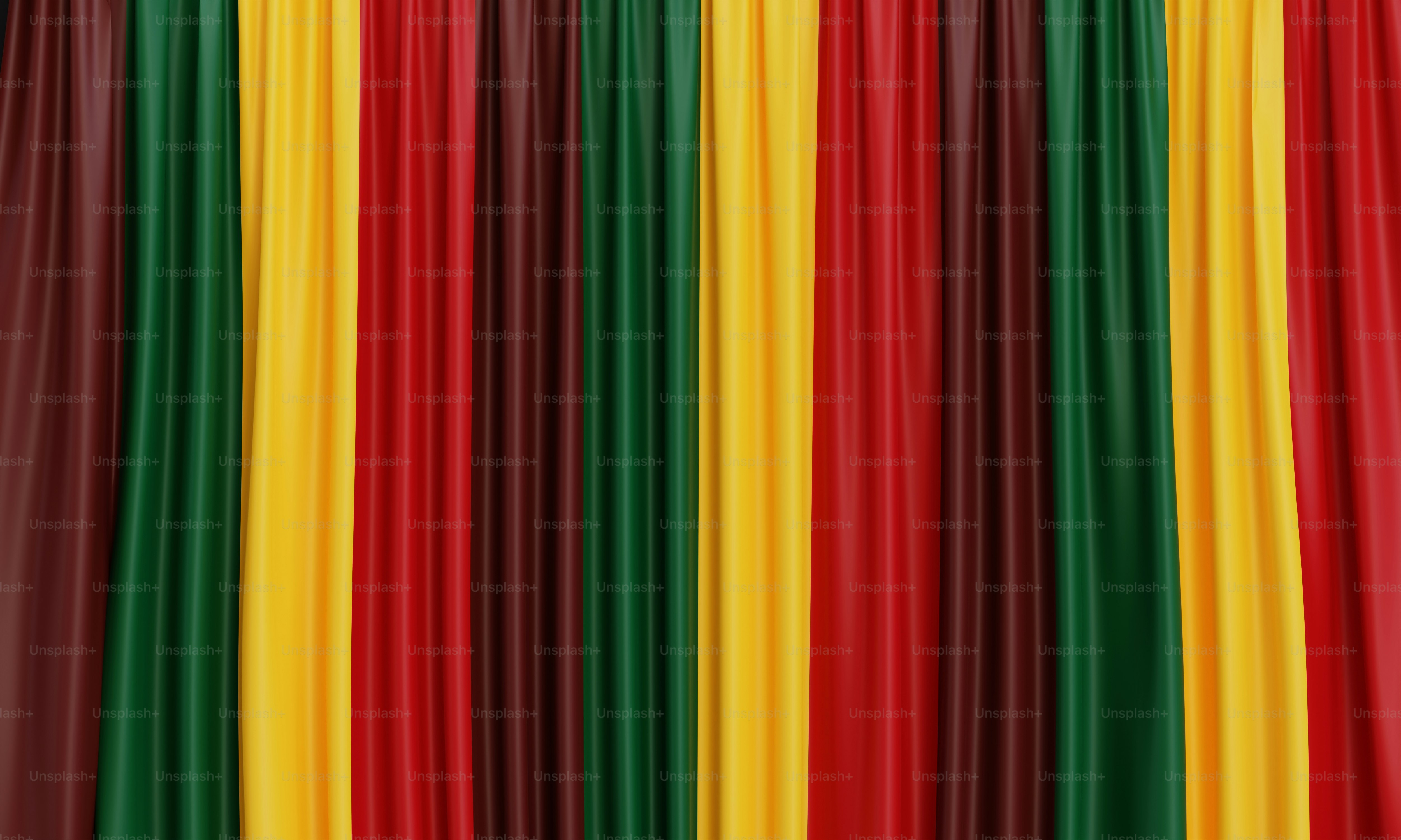 Strisce verticali di tessuto rosso, giallo e verde