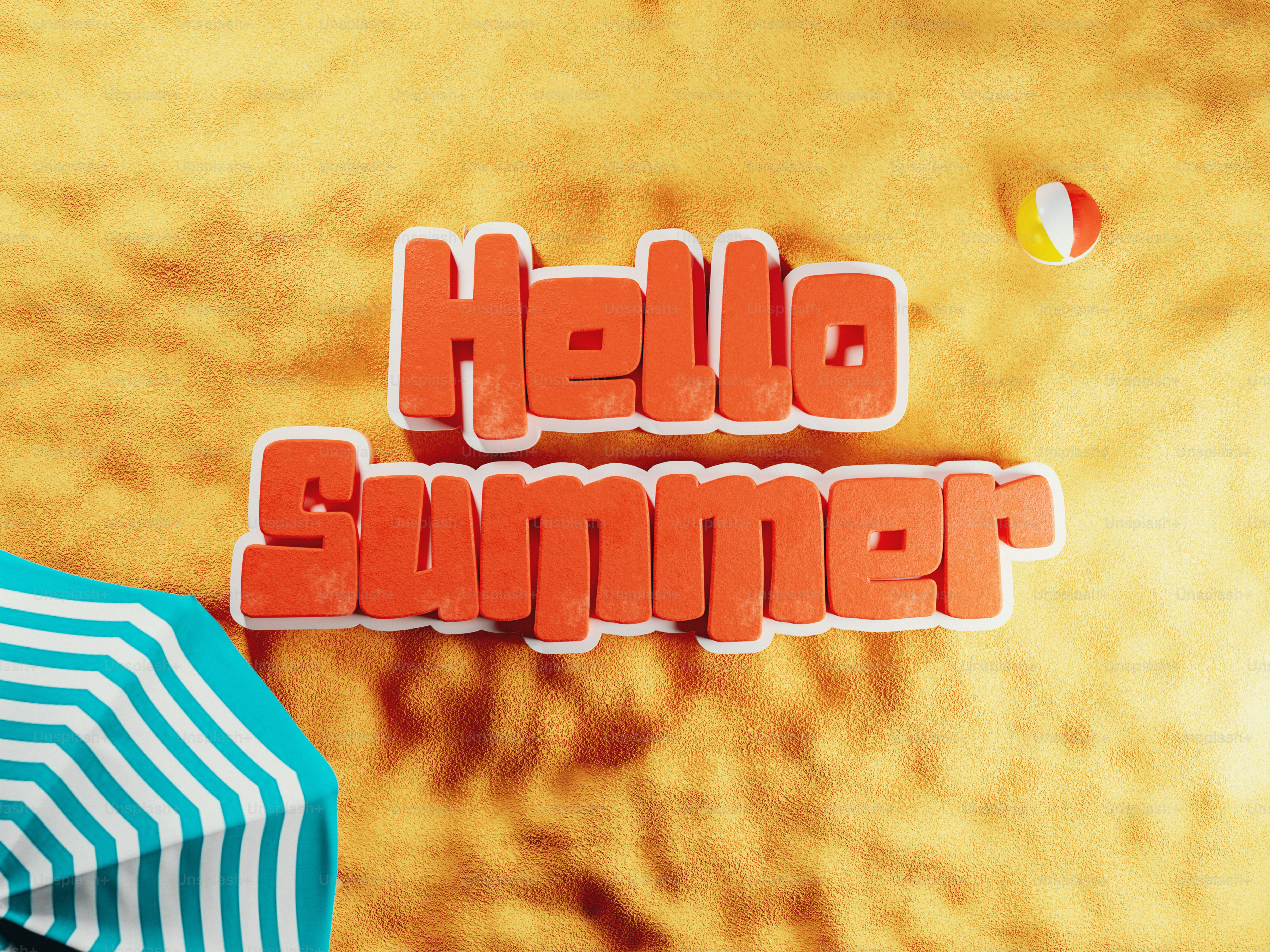 こんにちは、砂浜の背景に夏のテキストを書いた