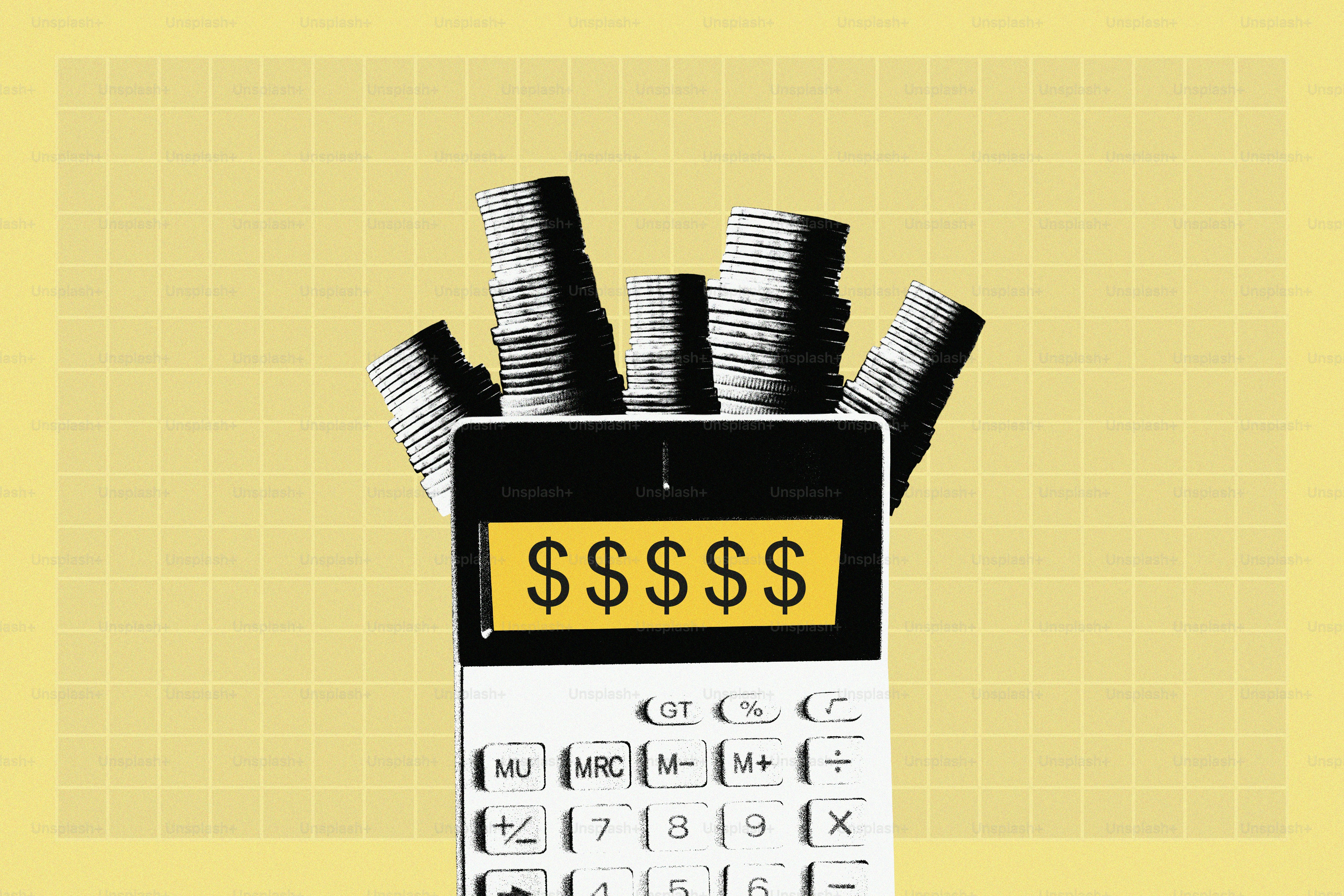 Kalkulator dengan tumpukan koin dan tanda dolar