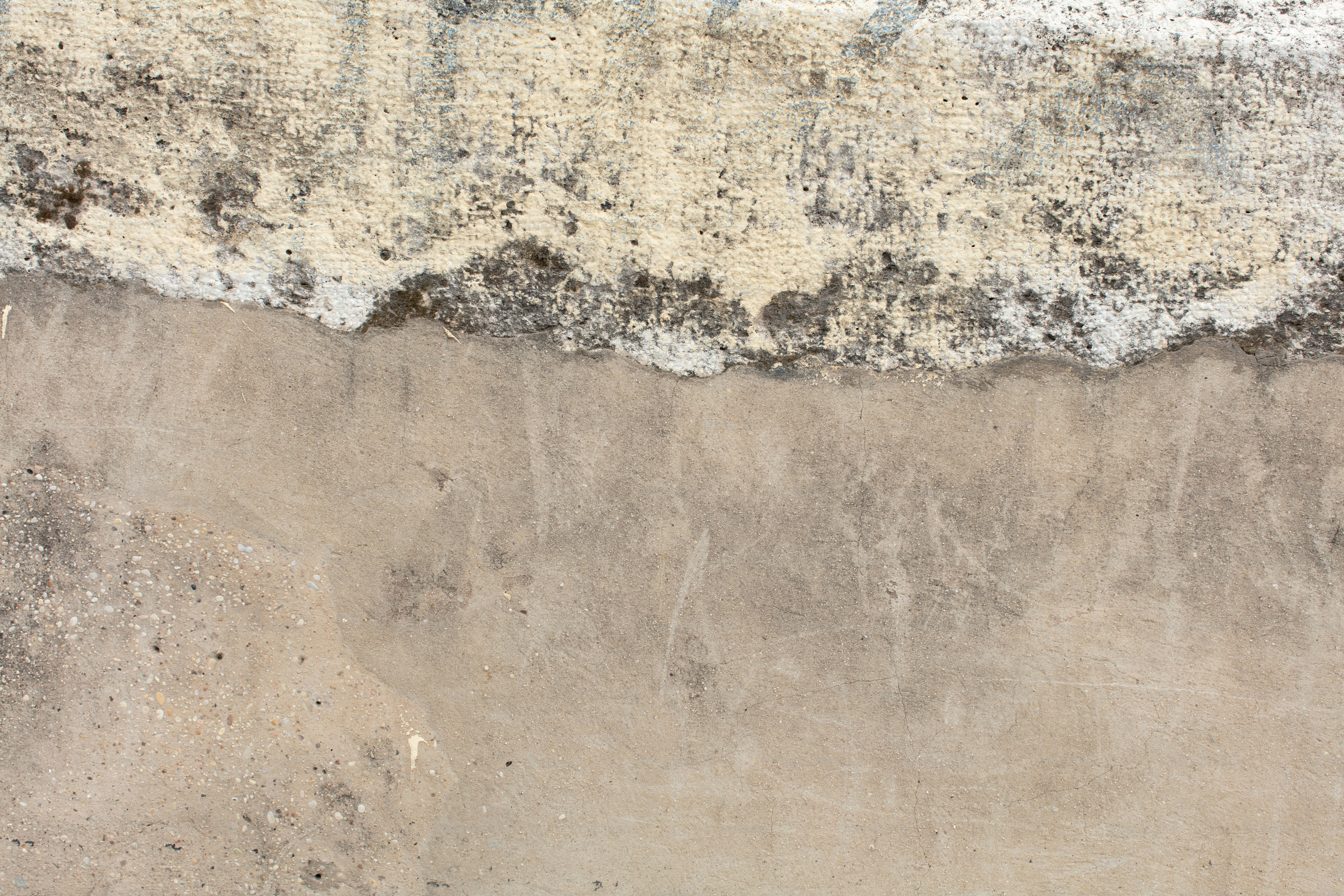 Muro di cemento consumato con texture ruvida e scolorimento - Foto su ...