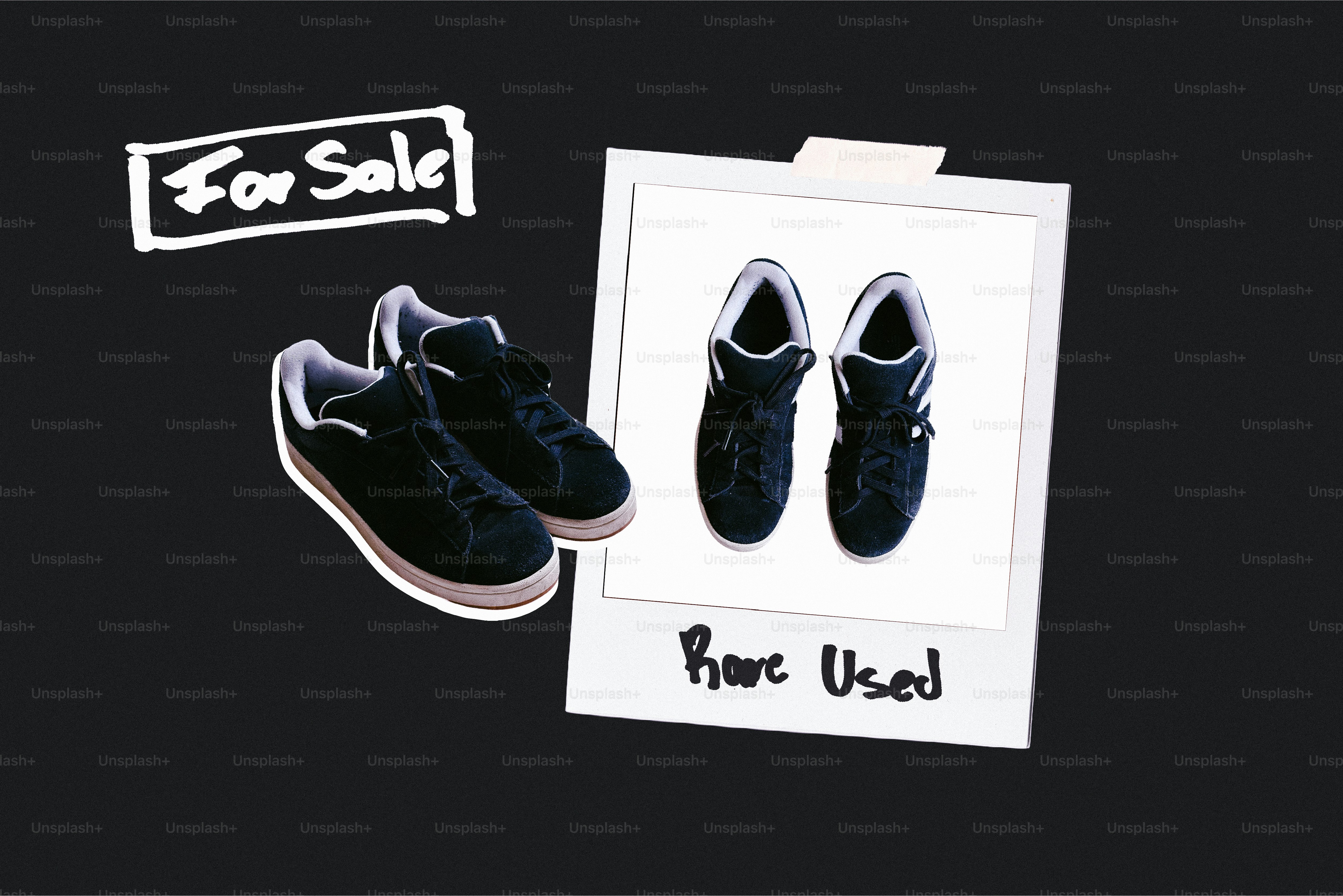 Sepatu suede hitam bekas dijual dengan latar belakang gelap.