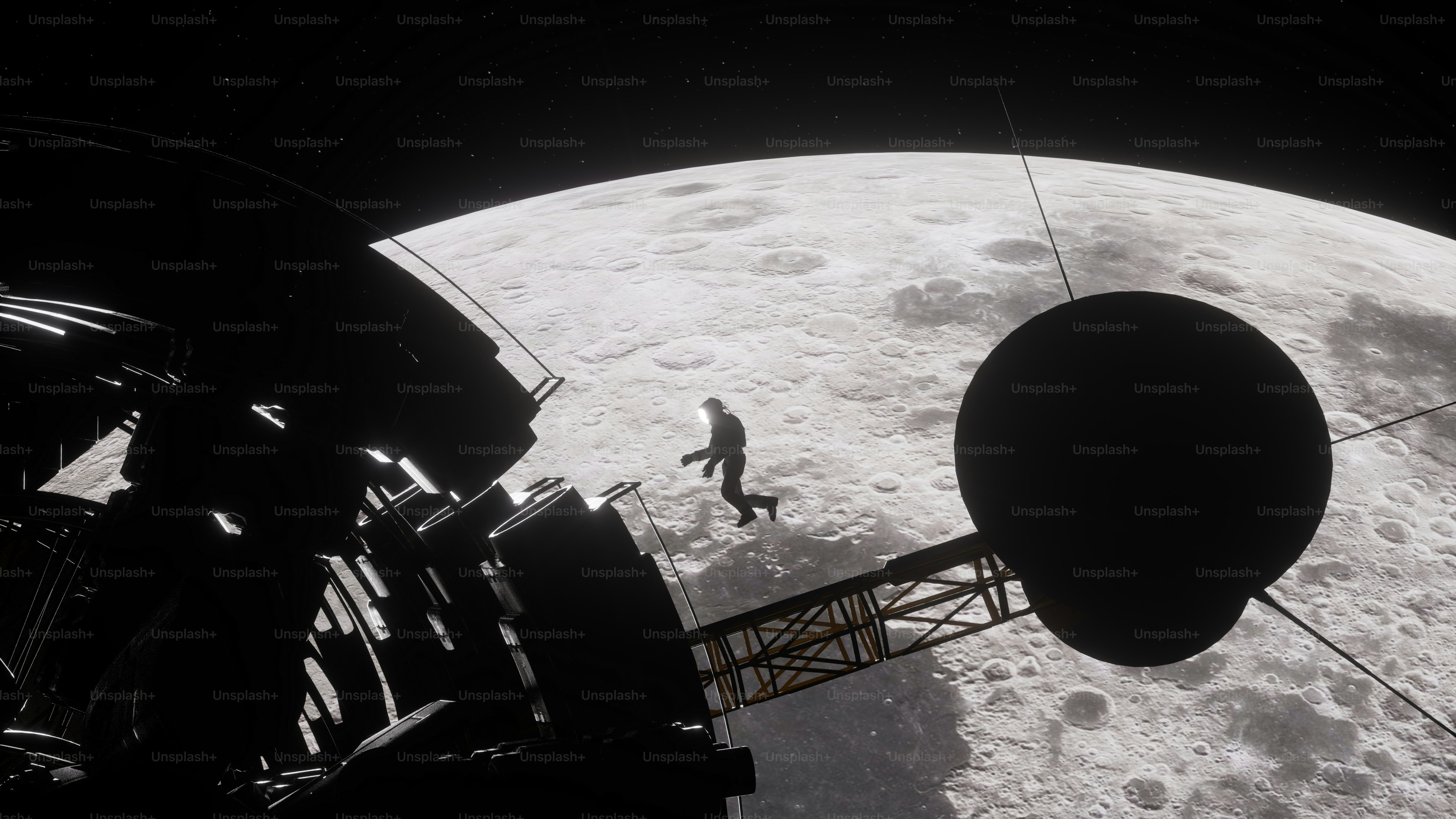 Astronot berjalan di bulan dekat stasiun luar angkasa.