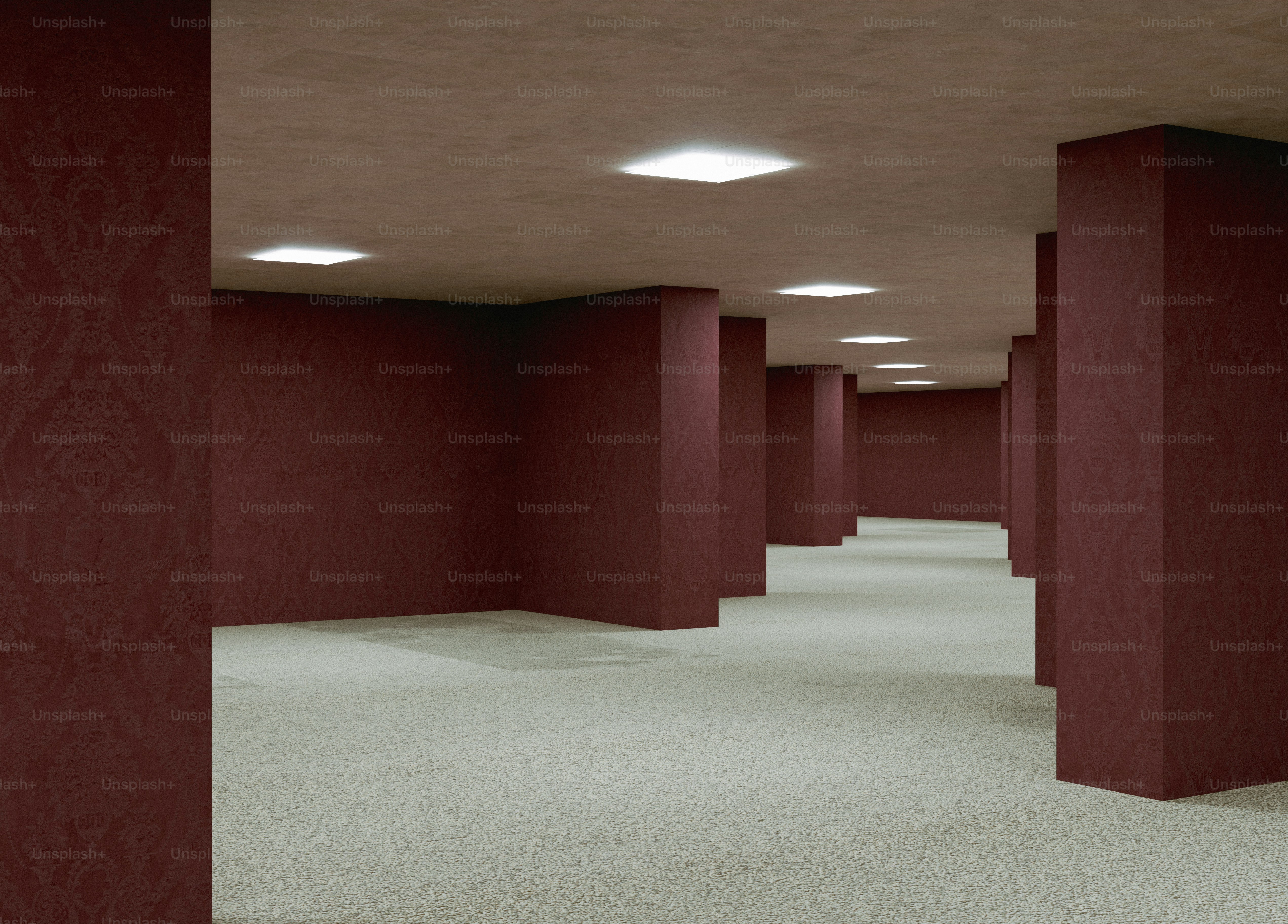 Pièce vide avec des piliers et des lumières marron répétitifs