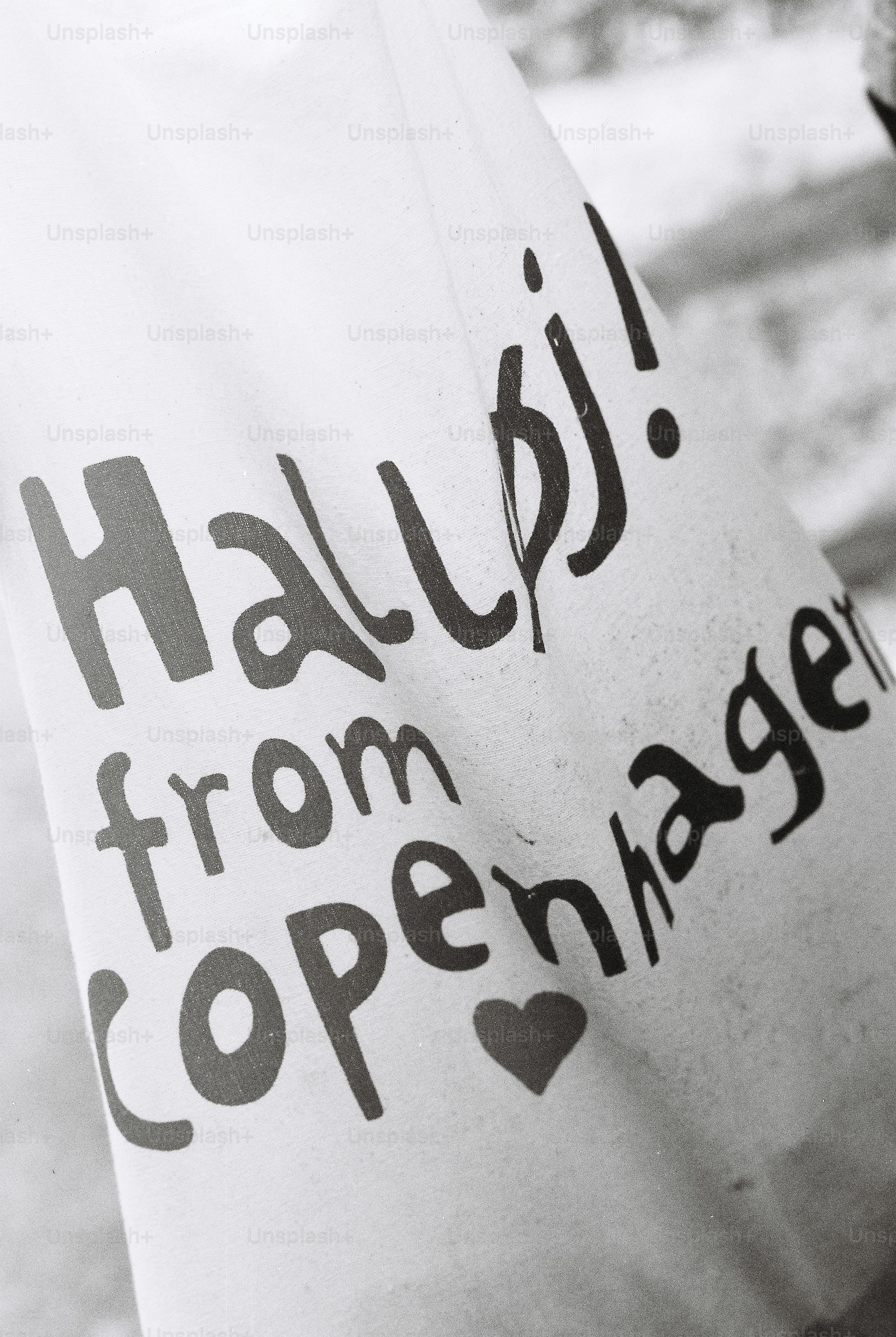 Halløj aus dem Kopenhagener Text auf weißem Stoff