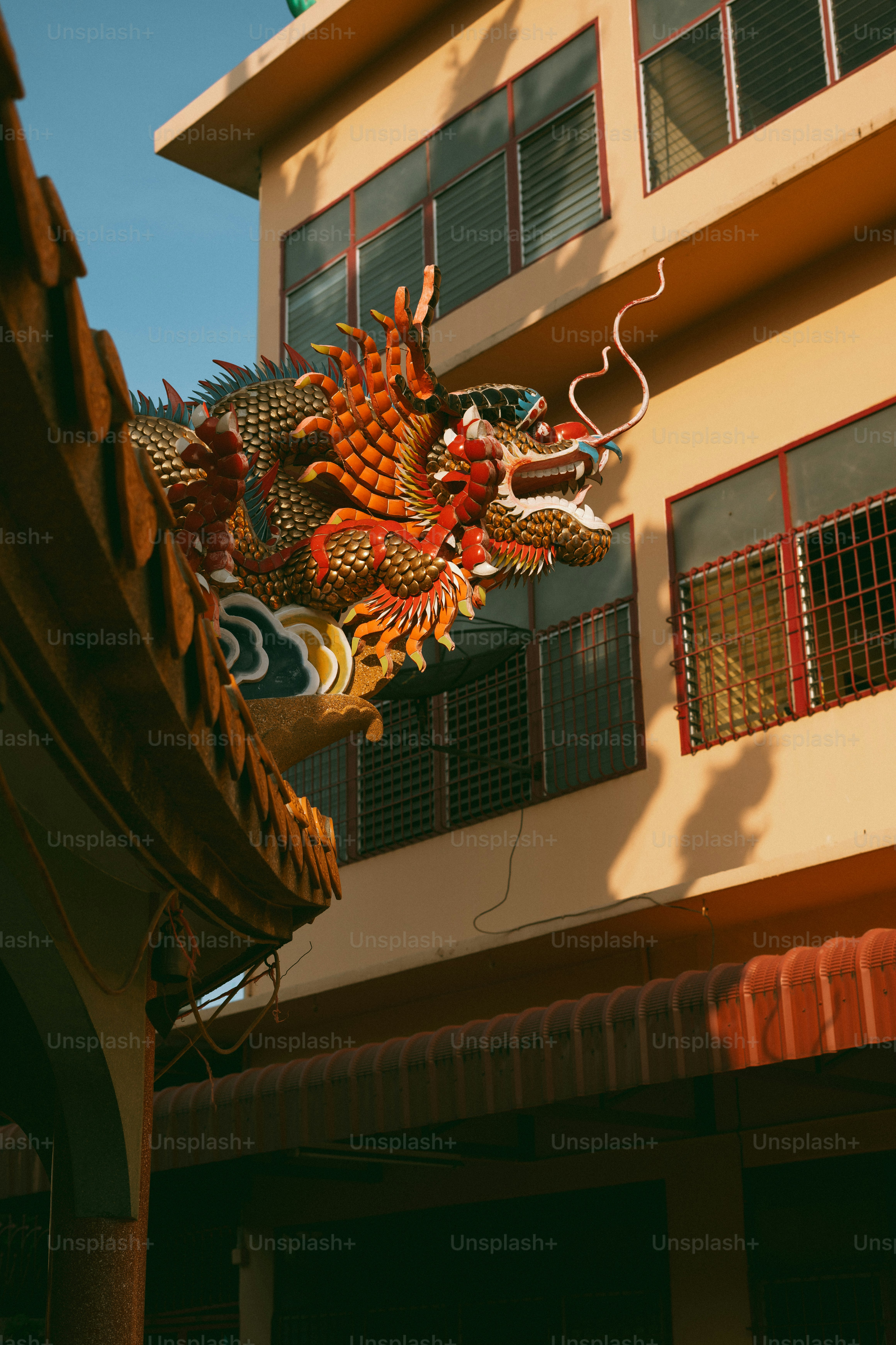 Dragon sculpture on traditional chinese temple in chinatown