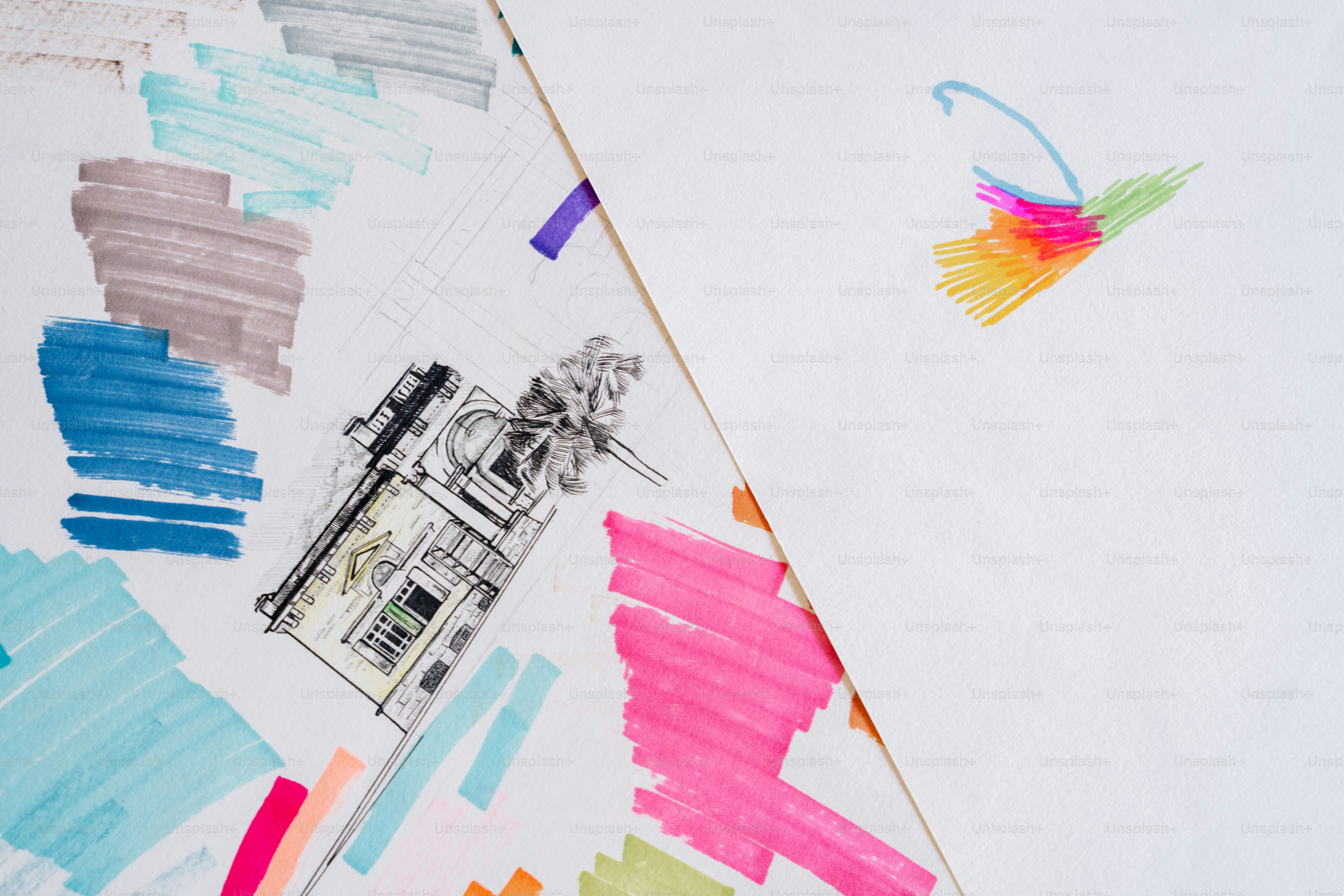 Échantillons de marqueurs colorés et croquis architectural sur papier