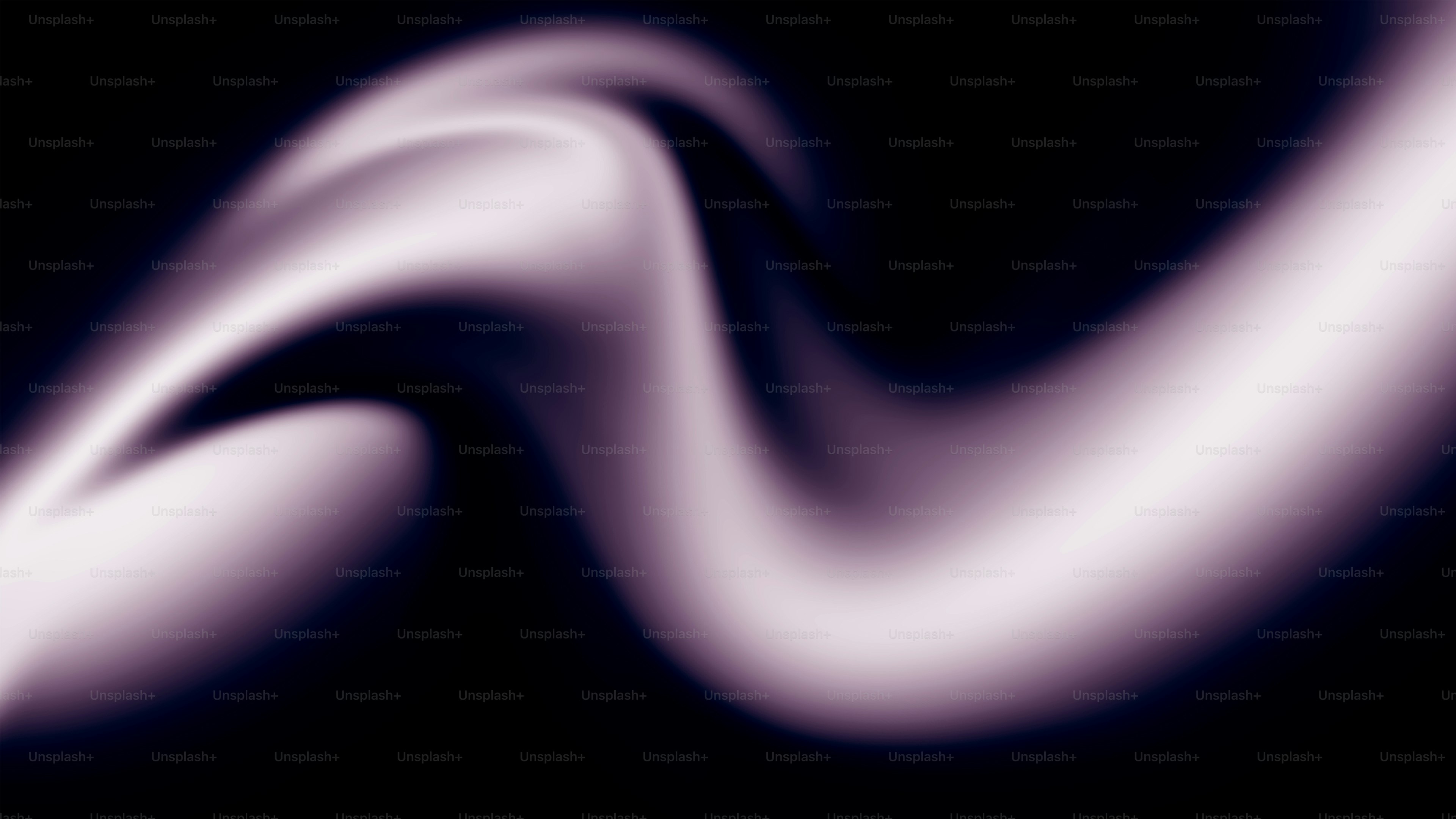 Uma onda suave e fluida de luz branca suave contra um fundo preto profundo