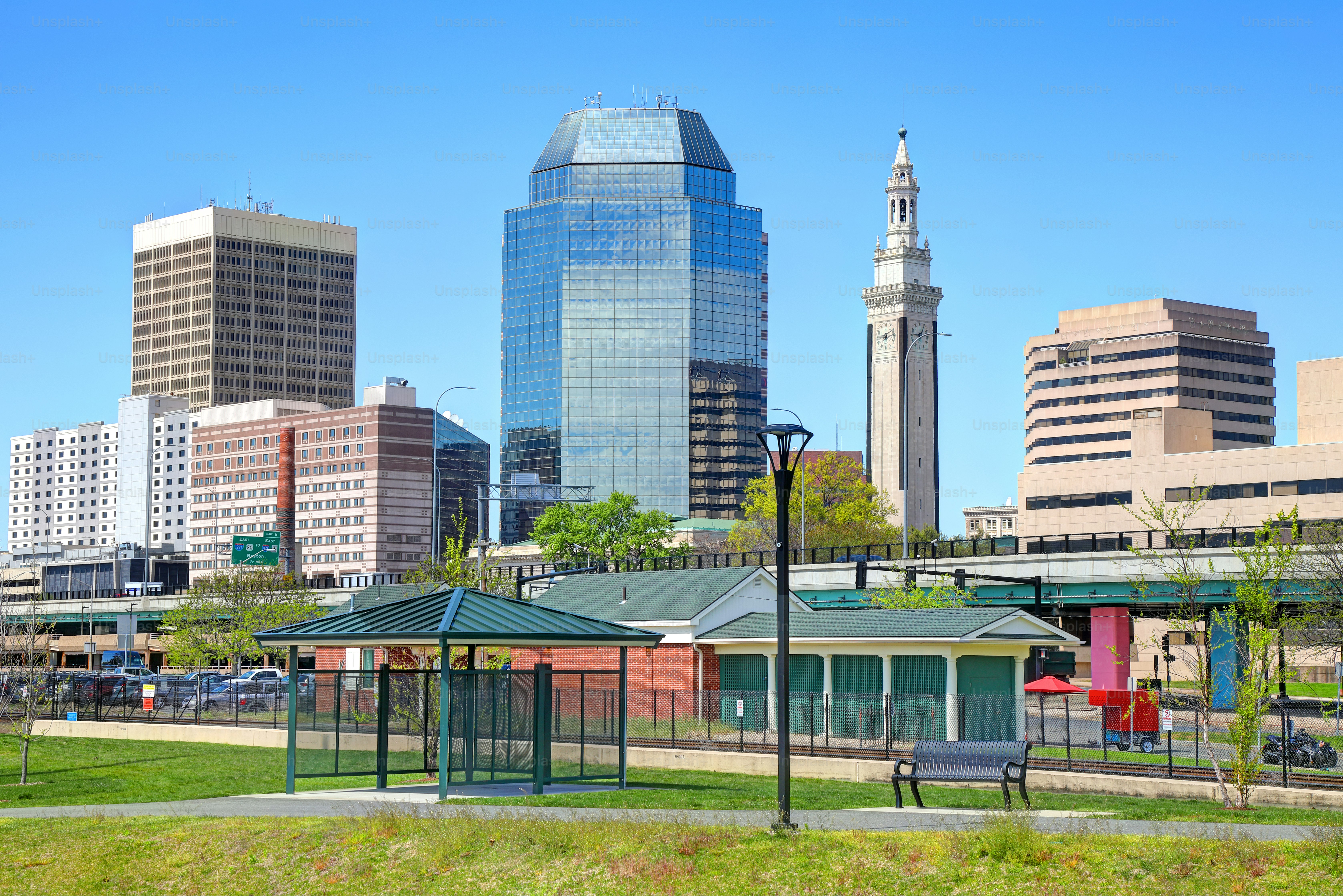 Springfield est une ville du Commonwealth du Massachusetts, aux États-Unis. C’est la troisième plus grande ville du Massachusetts