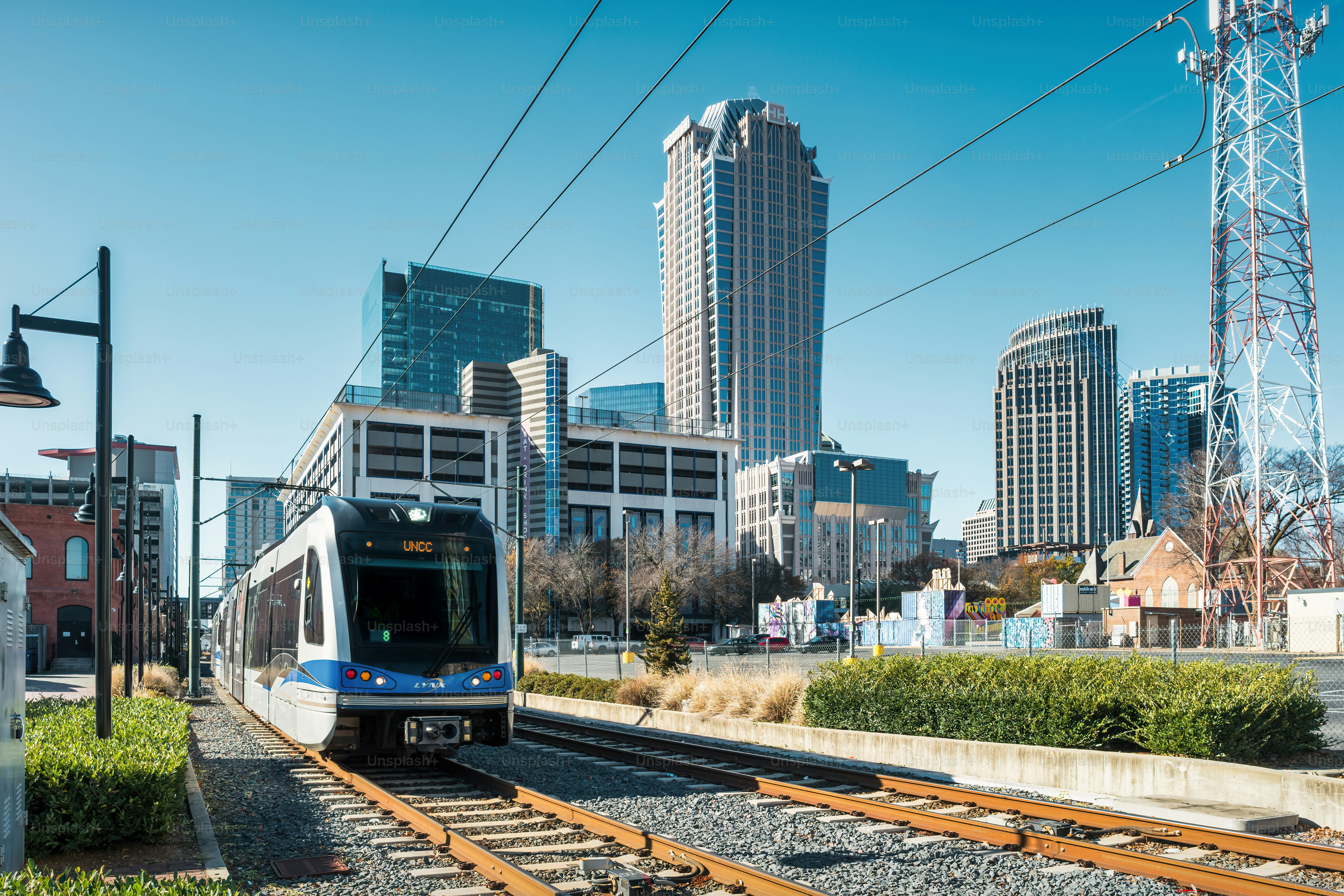 Tramway léger dans le centre-ville de Charlotte, Caroline du Nord, États-Unis,