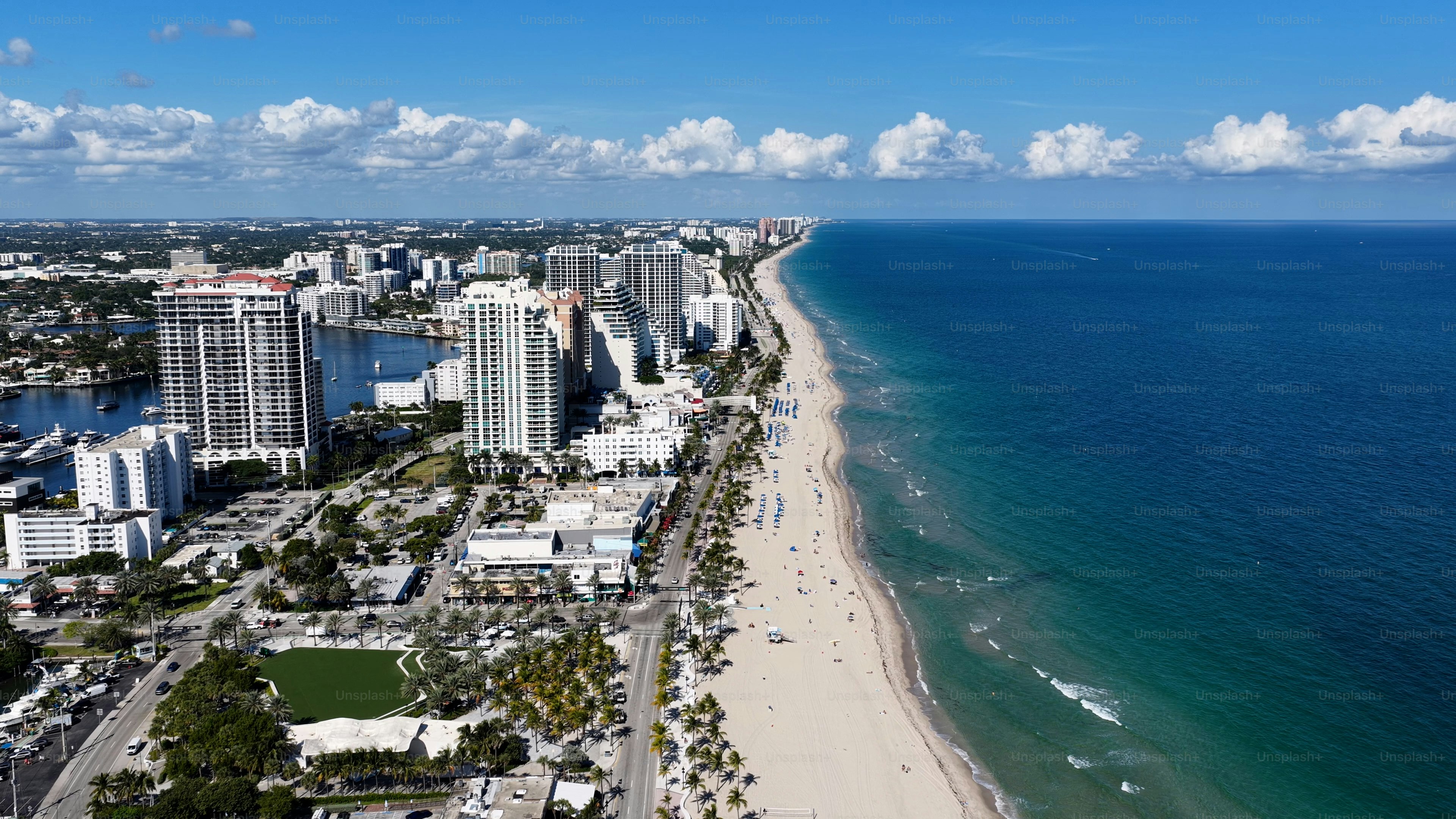 Fort Lauderdale Skyline At Fort Lauderdale In Florida United States. Urban Beach. Bay Water Scenery. Downtown City. Fort Lauderdale Skyline In Florida United States. Peaceful Landscape.
