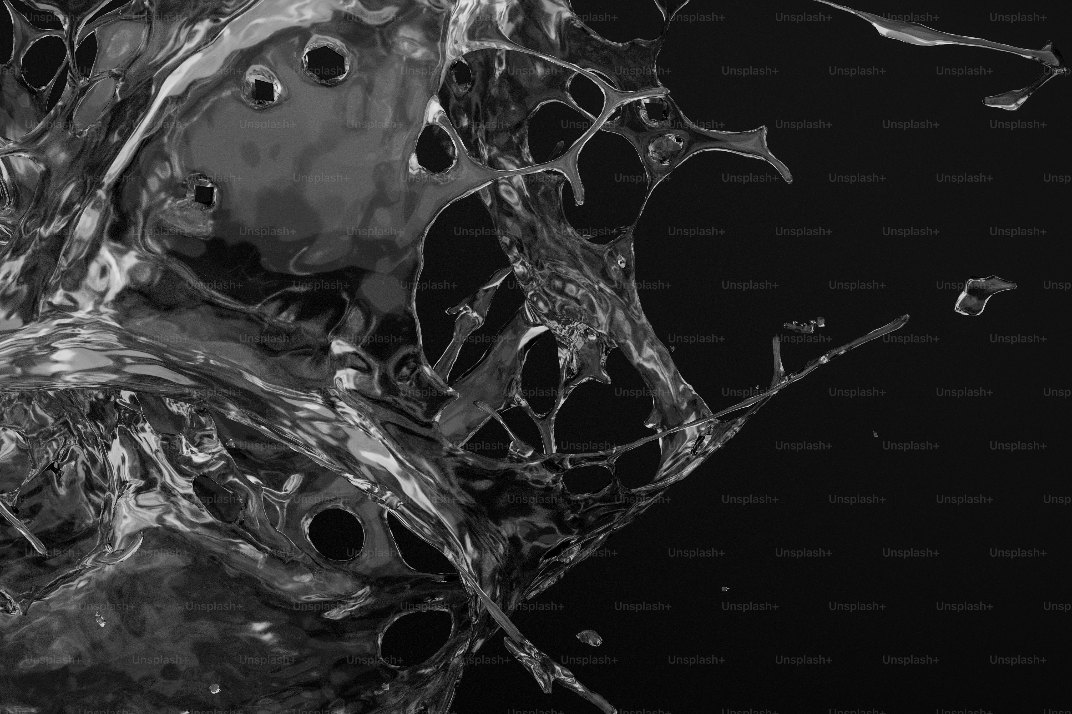 Un éclaboussure dynamique de liquide clair sur un fond noir uni