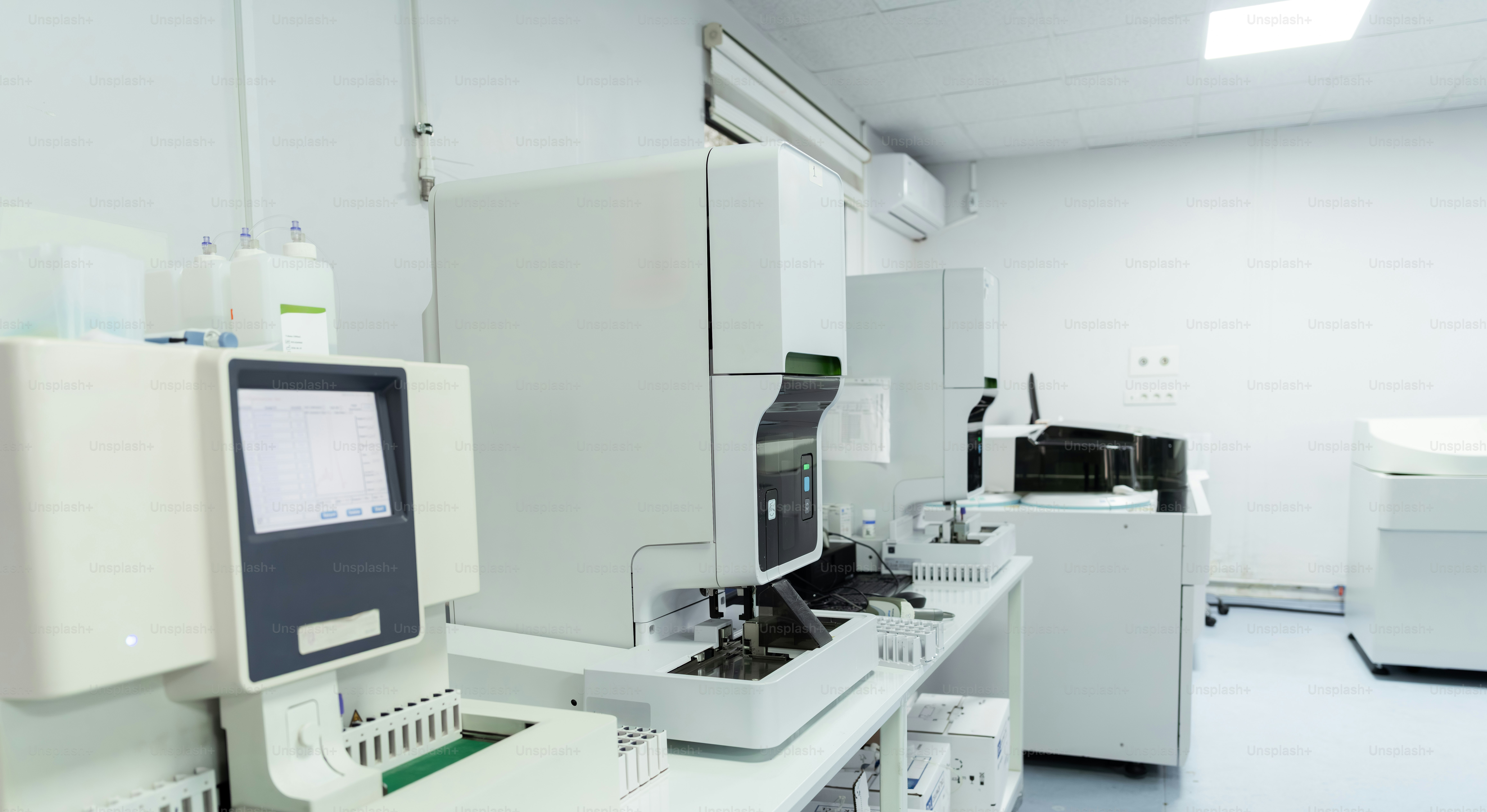 Medical laboratory equipment in clinical room - Photo on Unsplash+