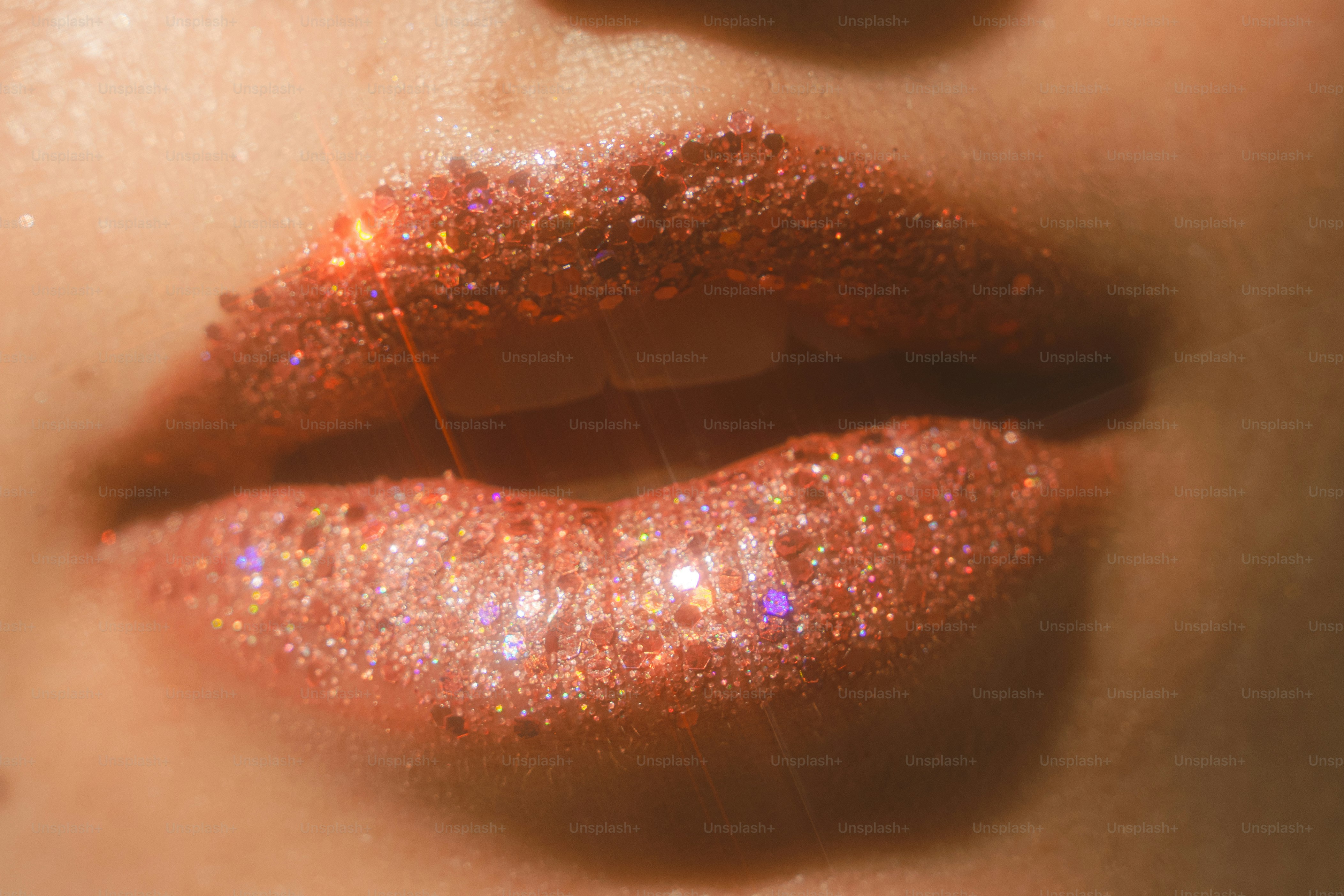 Lips with shimmering copper glitter - Photo on Unsplash+