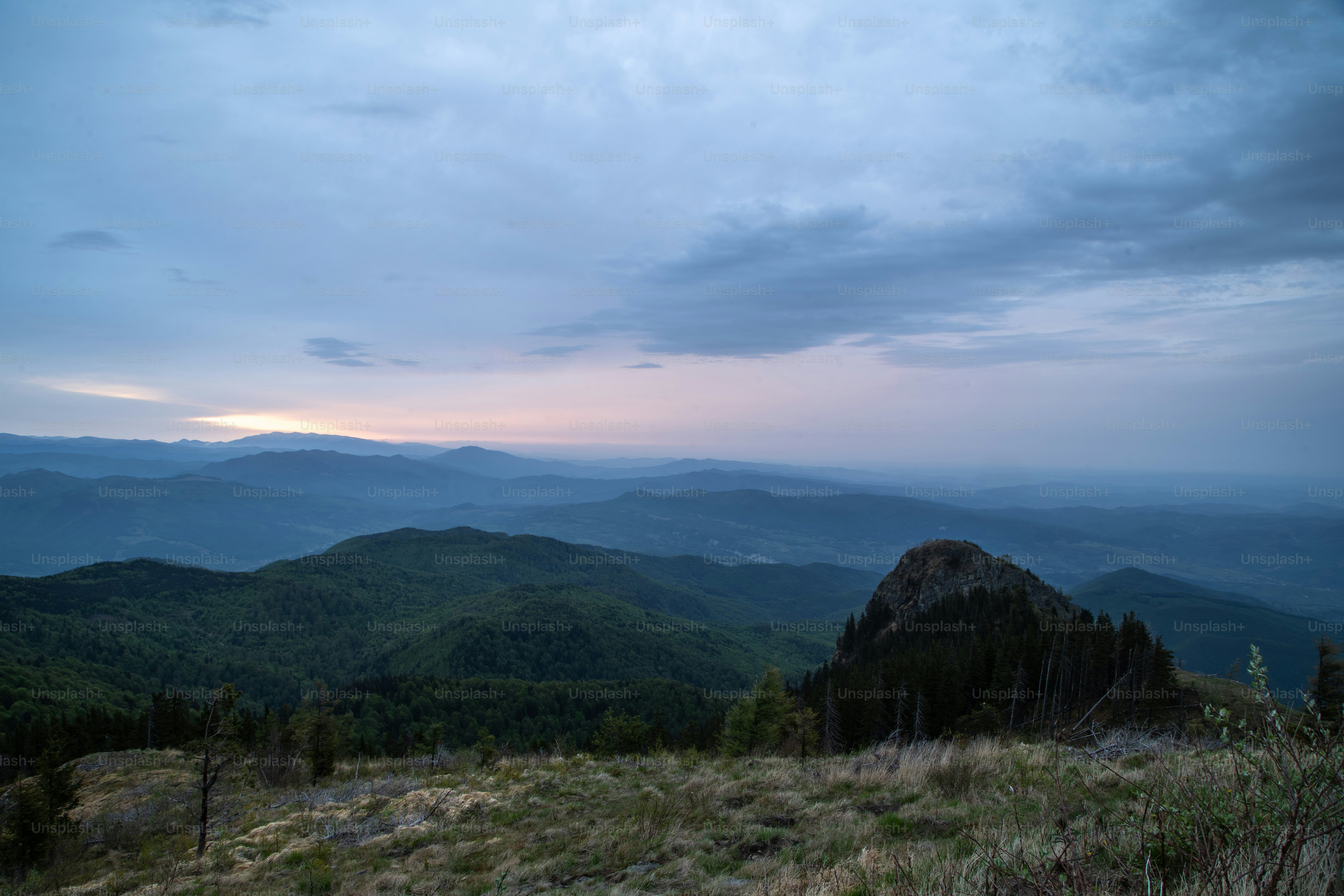 Mountain ridges in Cozia National Park - Photo on Unsplash+