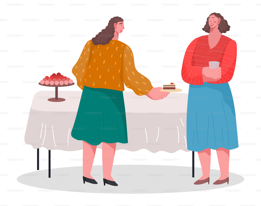 식탁보와 디저트가 있는 테이블 근처에 서 있는 웃는 여자. 캐주얼한 옷을 입은 여성들이 접시에 케이크 한 조각을 들고 흰색으로 격리된 음료수 컵을 들고 있다. 달콤한 벡터와 가정 리셉션