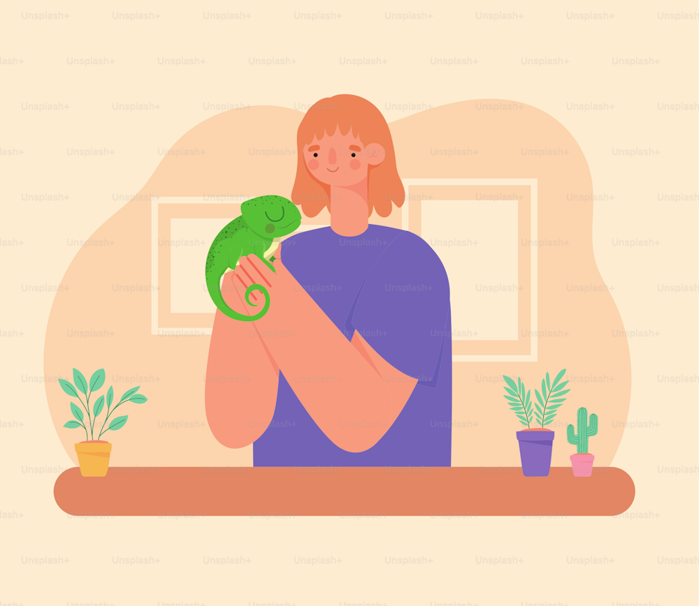 femme tenant un iguane et des plantes